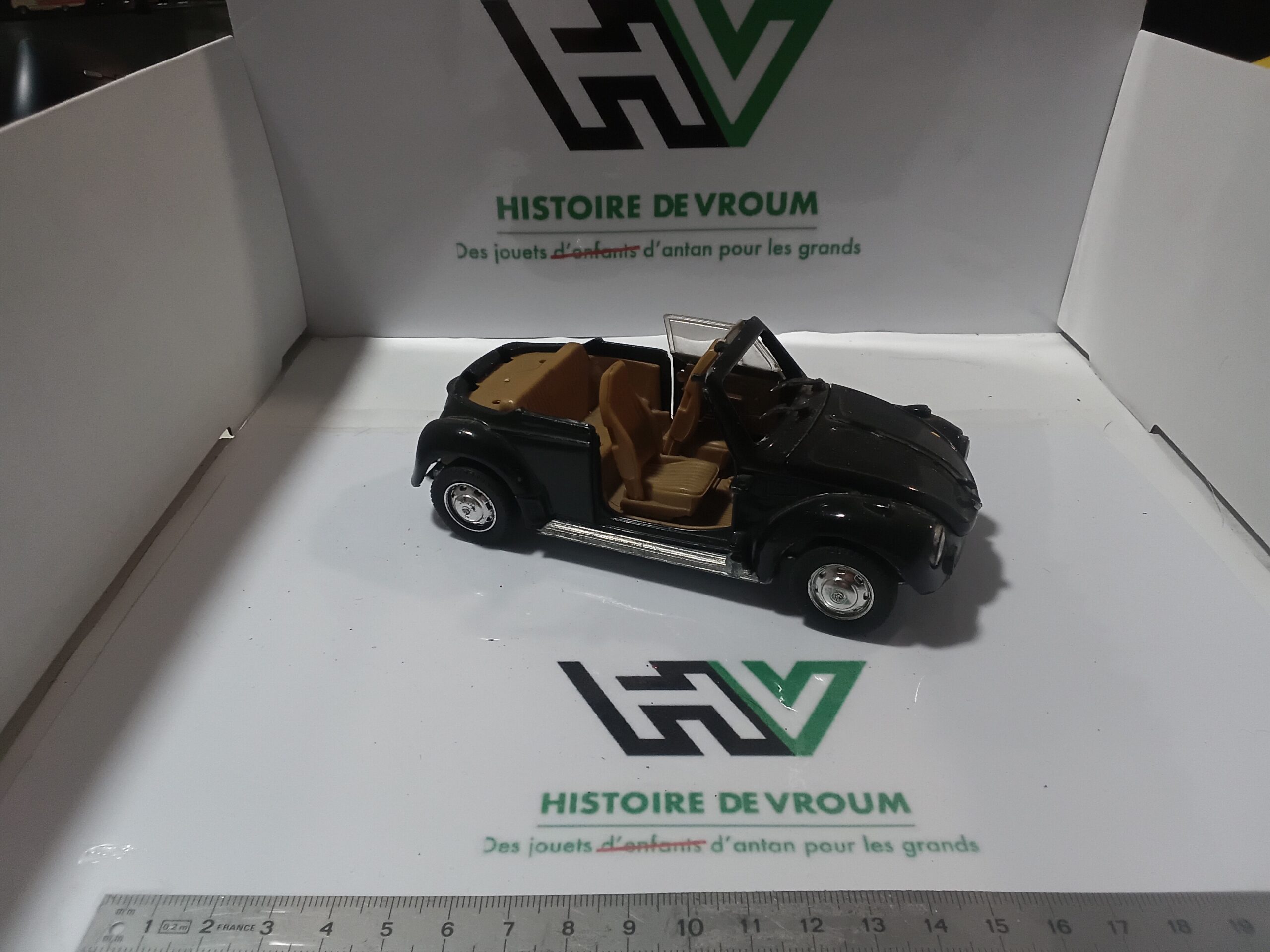 Volkwagen Polistil S220 1/25 Noire - A Restaurer – Image 4
