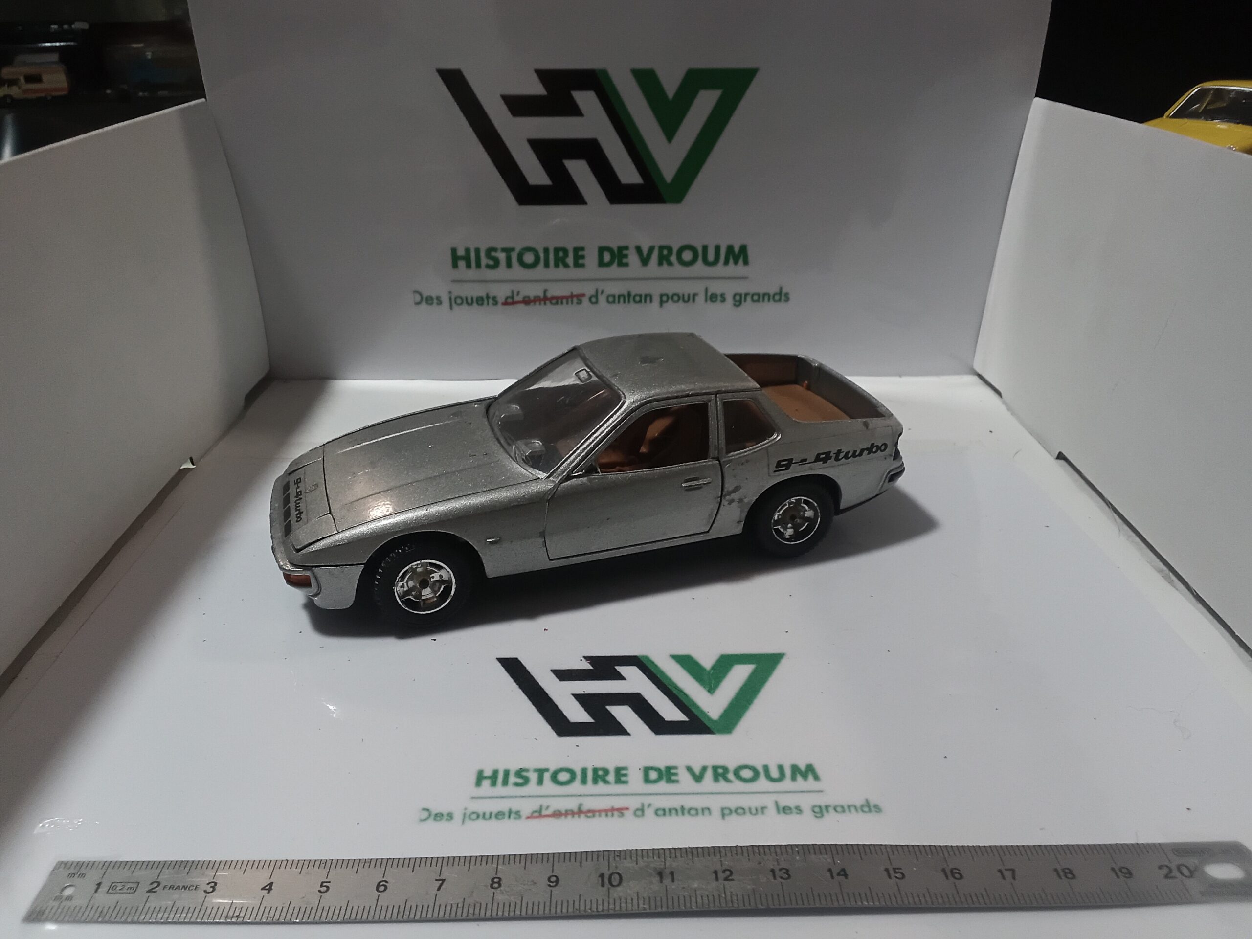 Porsche 924 1/24 Mebetoys Gris - A Restaurer