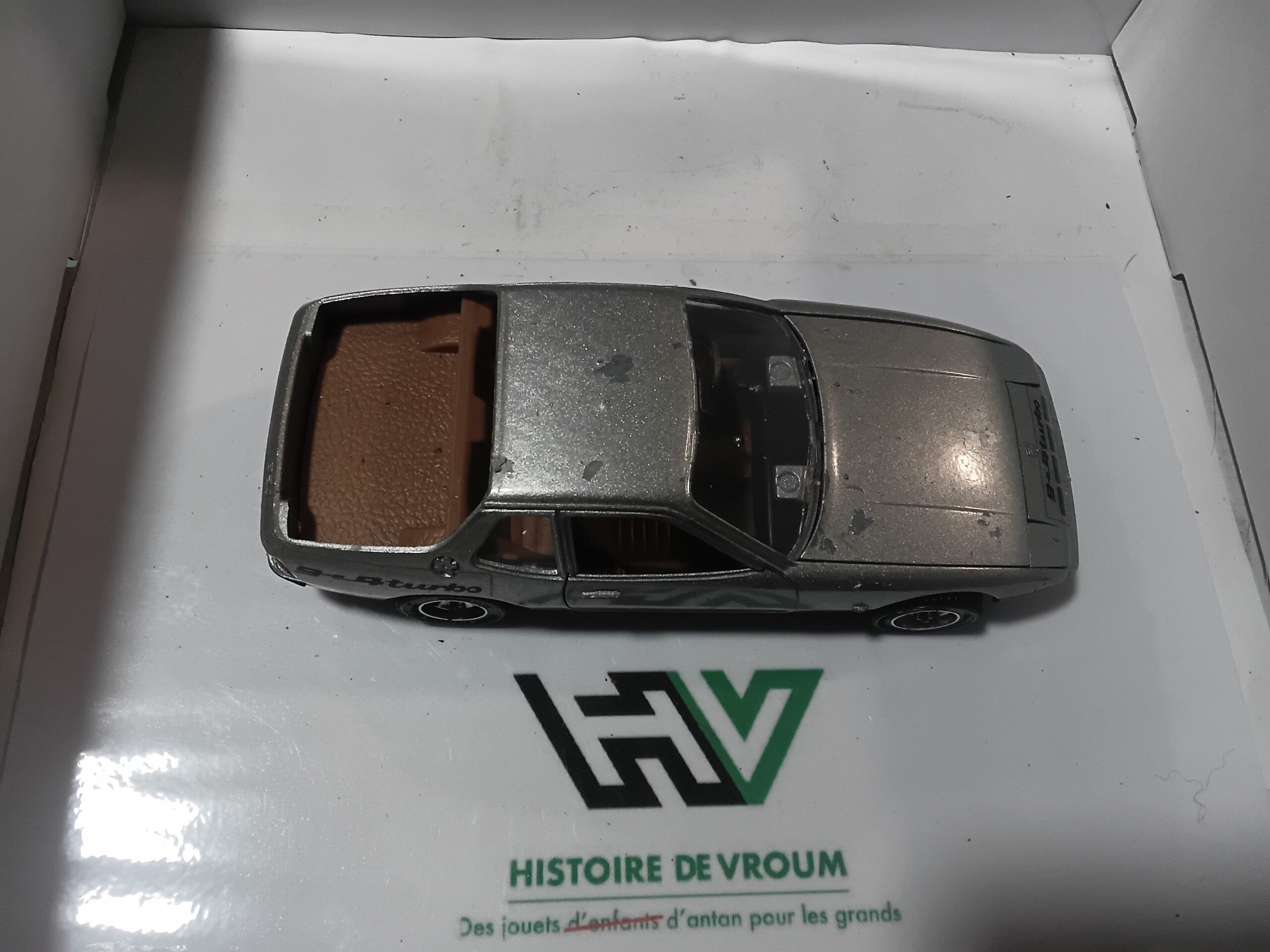 Porsche 924 1/24 Mebetoys Gris - A Restaurer – Image 5