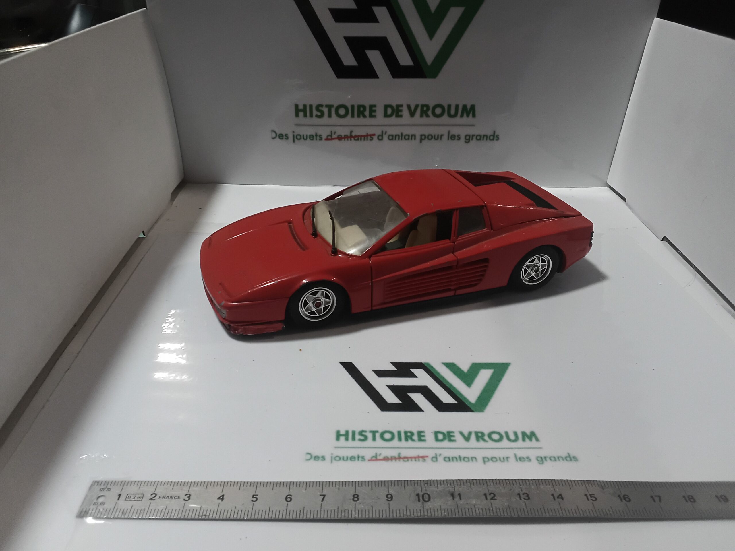 Ferrari Testarossa 1984 Burago - 1/24 Made In Italy - Rouge - Epave A Restaurer