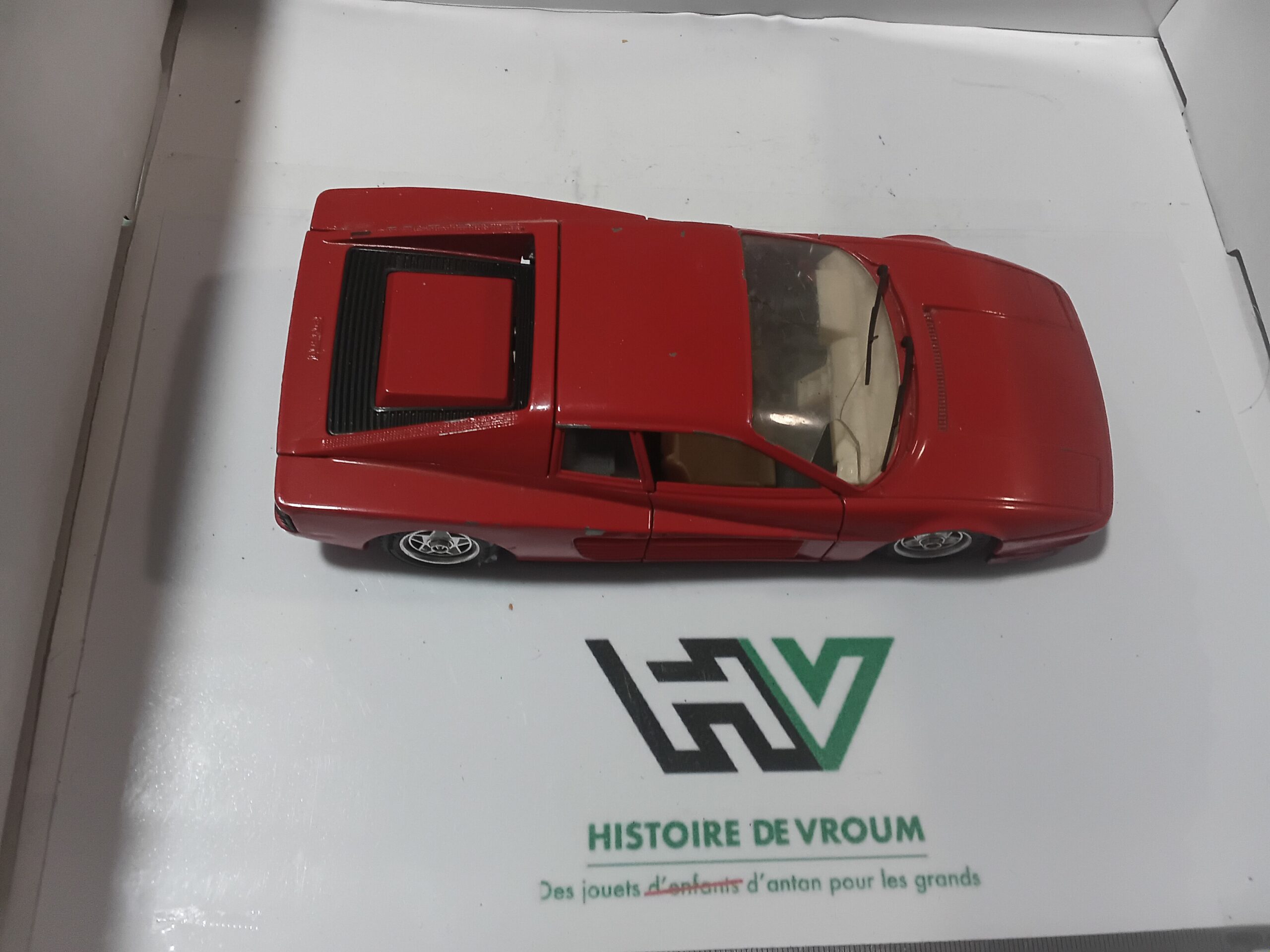 Ferrari Testarossa 1984 Burago - 1/24 Made In Italy - Rouge - Epave A Restaurer – Image 3