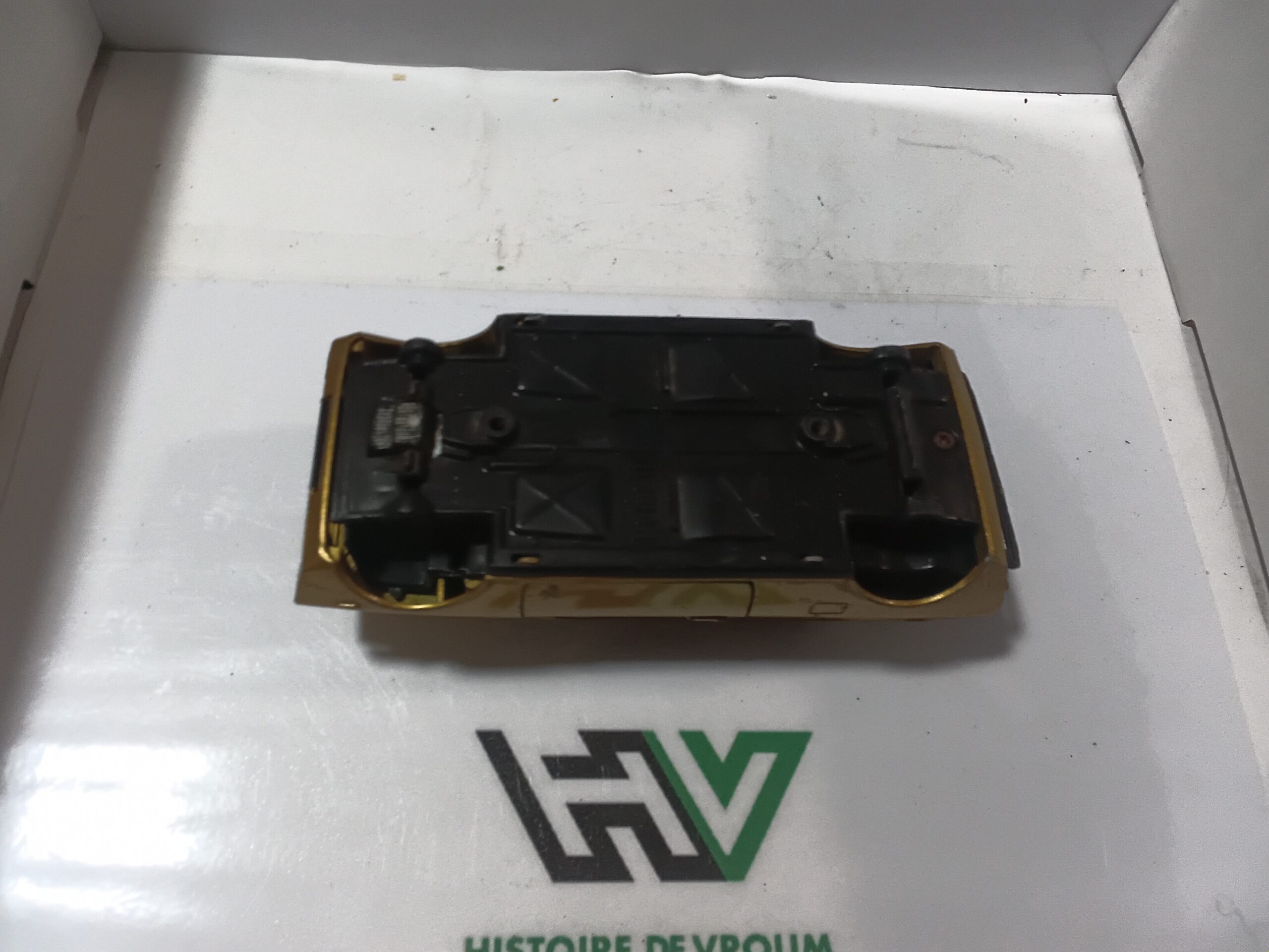 VW Polo Polistil 1/24 - Doré - Epave A Restaurer – Image 4