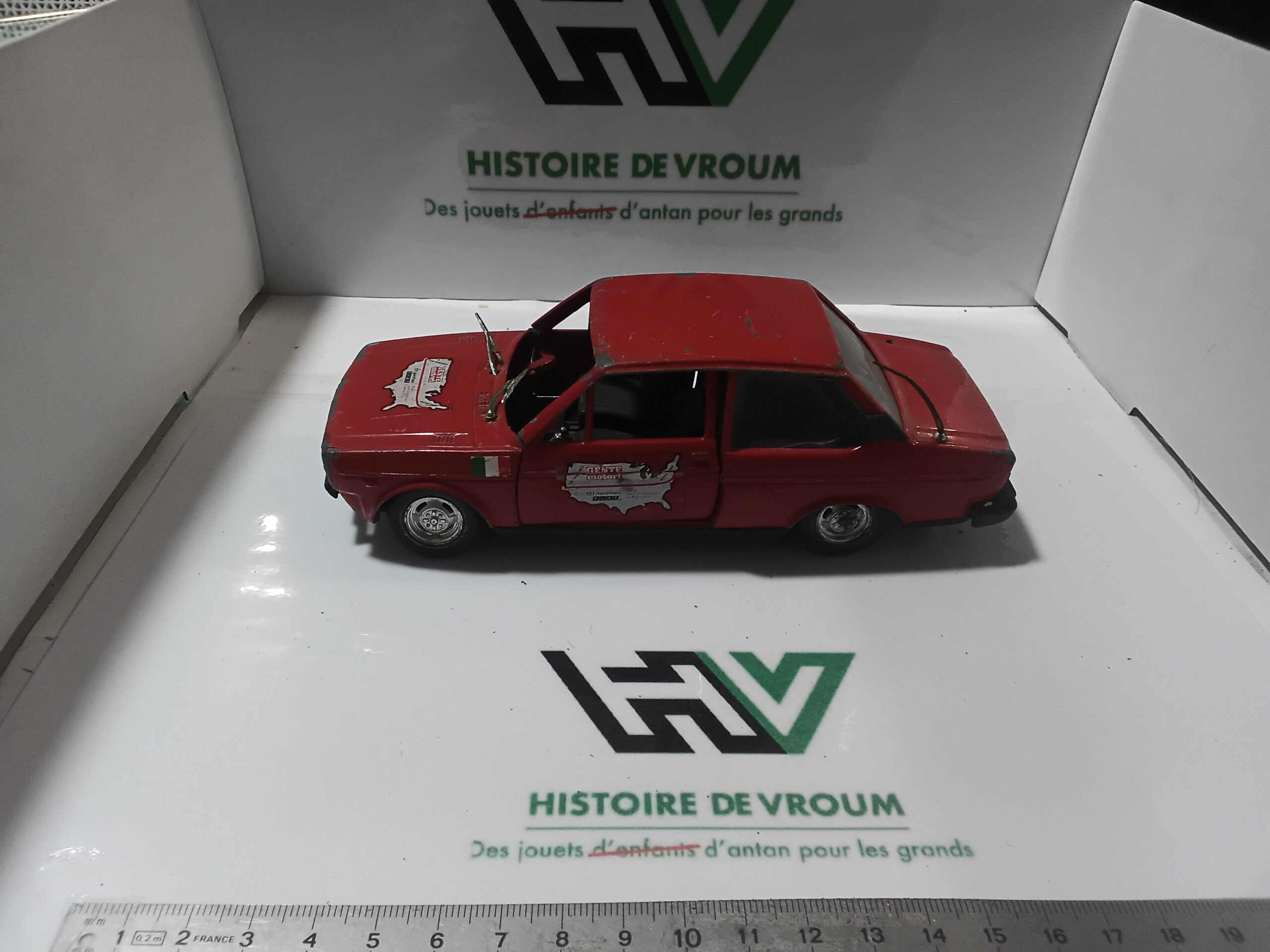 Fiat 131 Polistil 1/24 - Rouge - A Restaurer