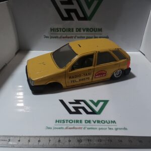 Bburago 1/24 - Fiat Tipo Radio Taxi Jaune - Epave A restaurer