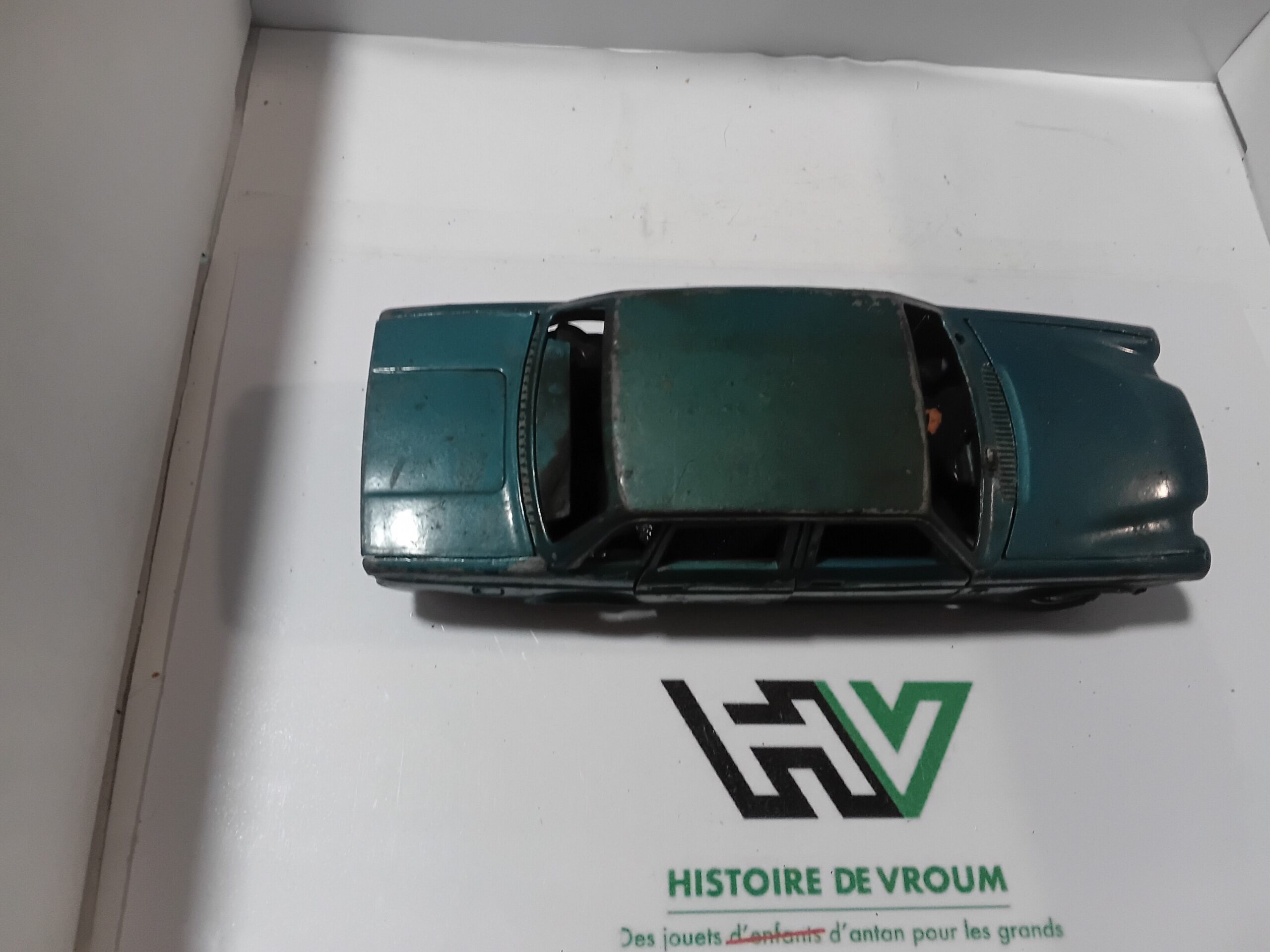Volvo 164-E Polistil S20 1/25 Bleu - Epave A Restaurer – Image 5