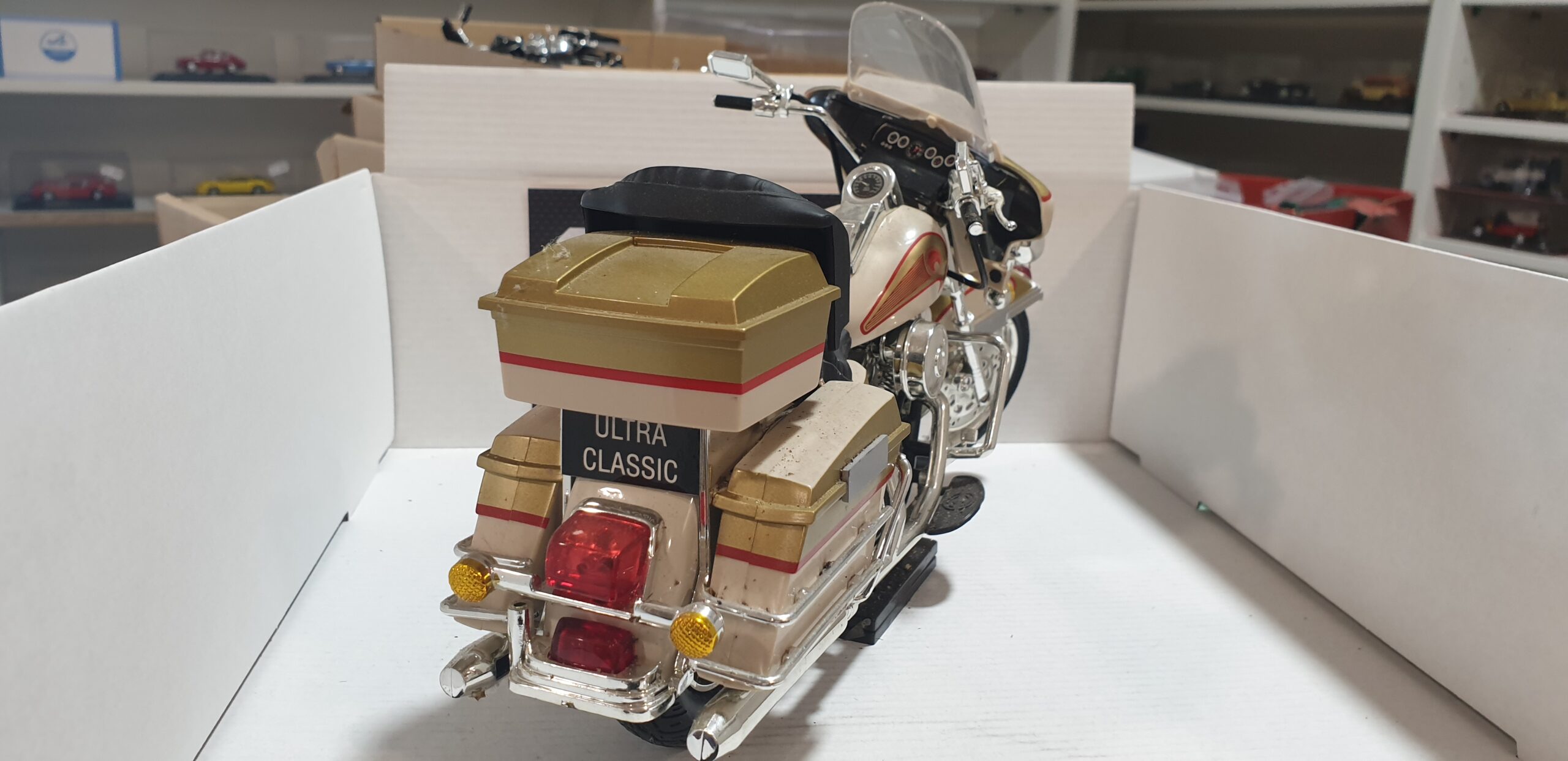 Rare Miniature Moto 1/9 Honda 1100 Shadow "Ultra Classic" - Guiloy – Image 6