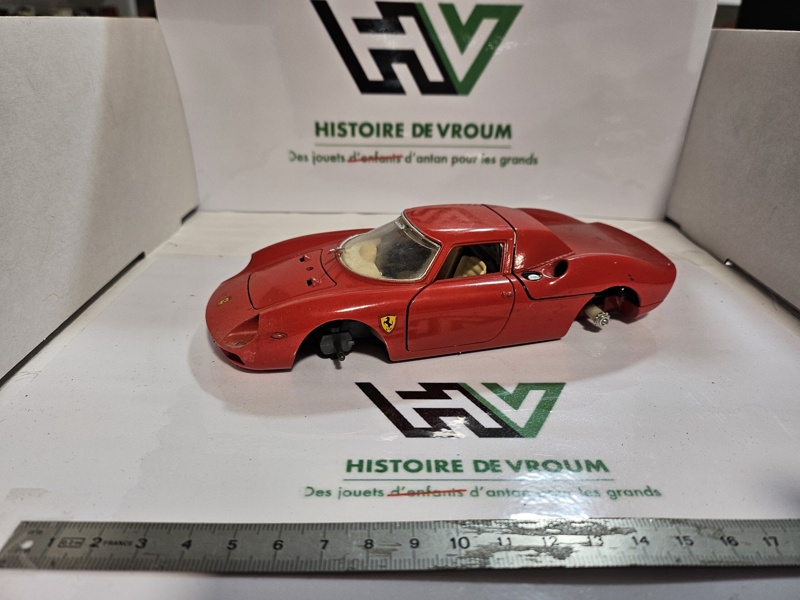 Ferrari 250 LM - Burago 1/24 - Made in Italy - ÉPAVE / PIÈCES