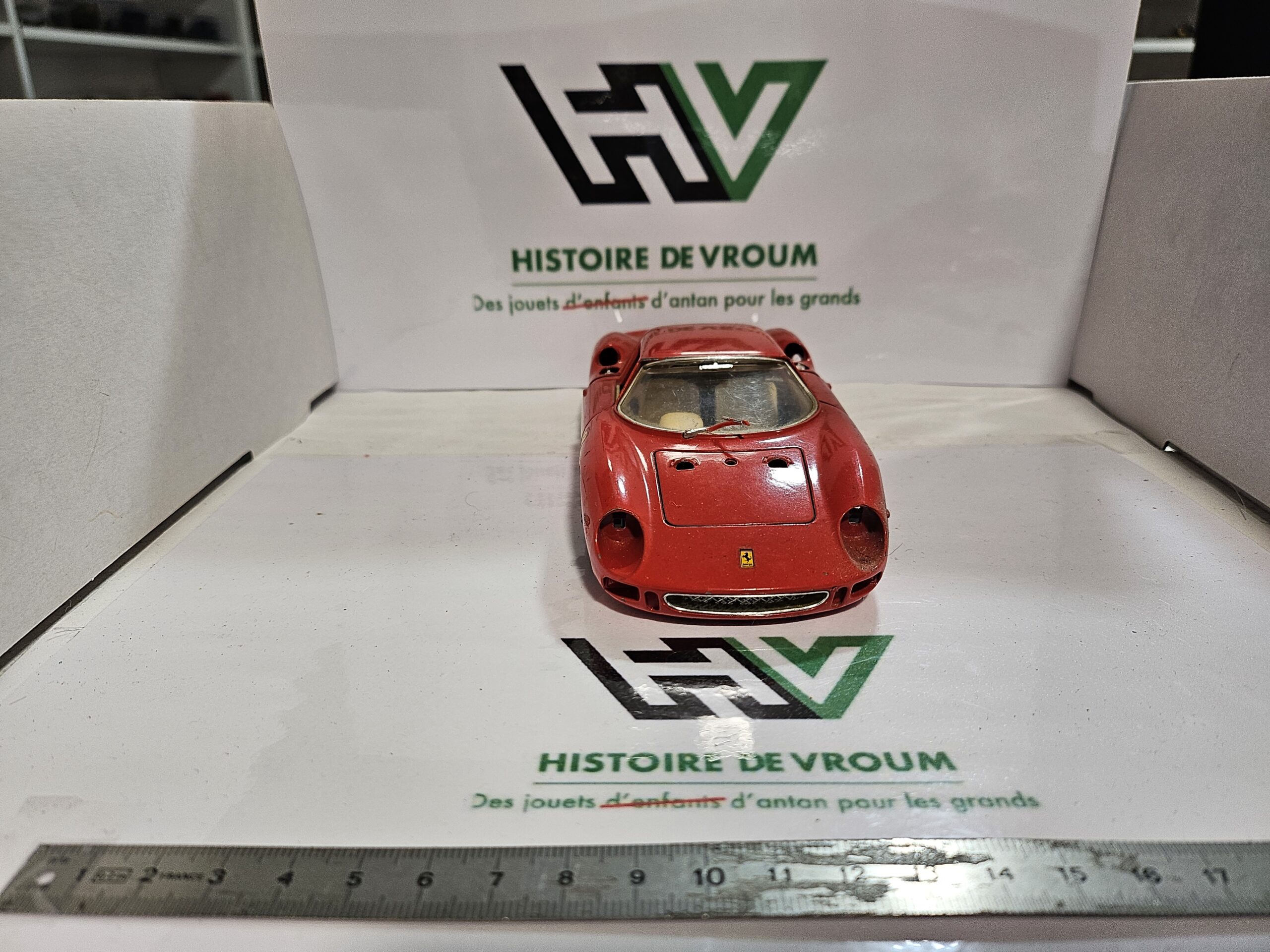 Ferrari 250 LM - Burago 1/24 - Made in Italy - ÉPAVE / PIÈCES – Image 6