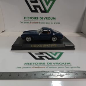 Miniature Ferrari 250 GT SWB 1/43