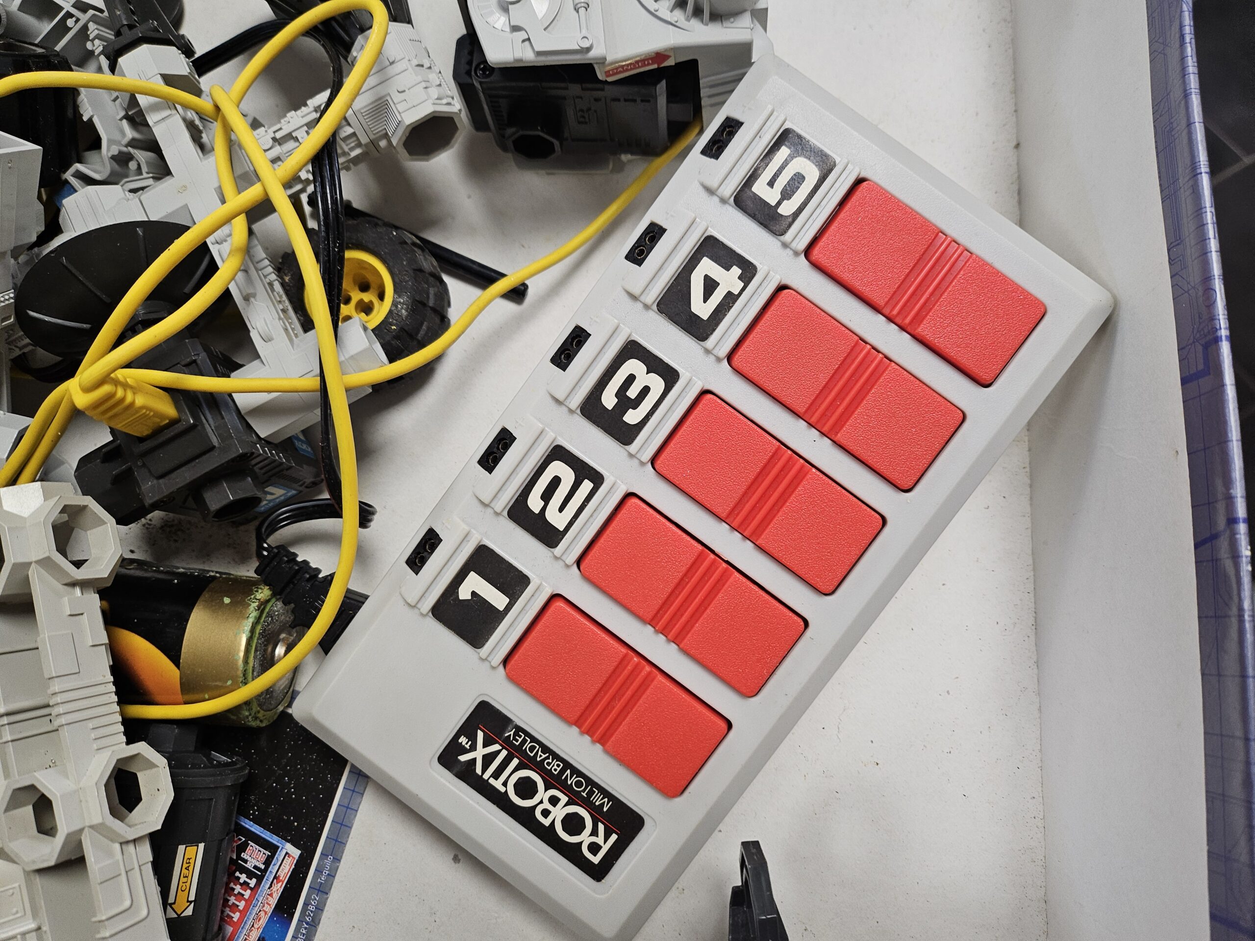 Rare Robotix R4000 Série ARGUS - MB (Milton Bradley) Vintage 1984 – Image 7