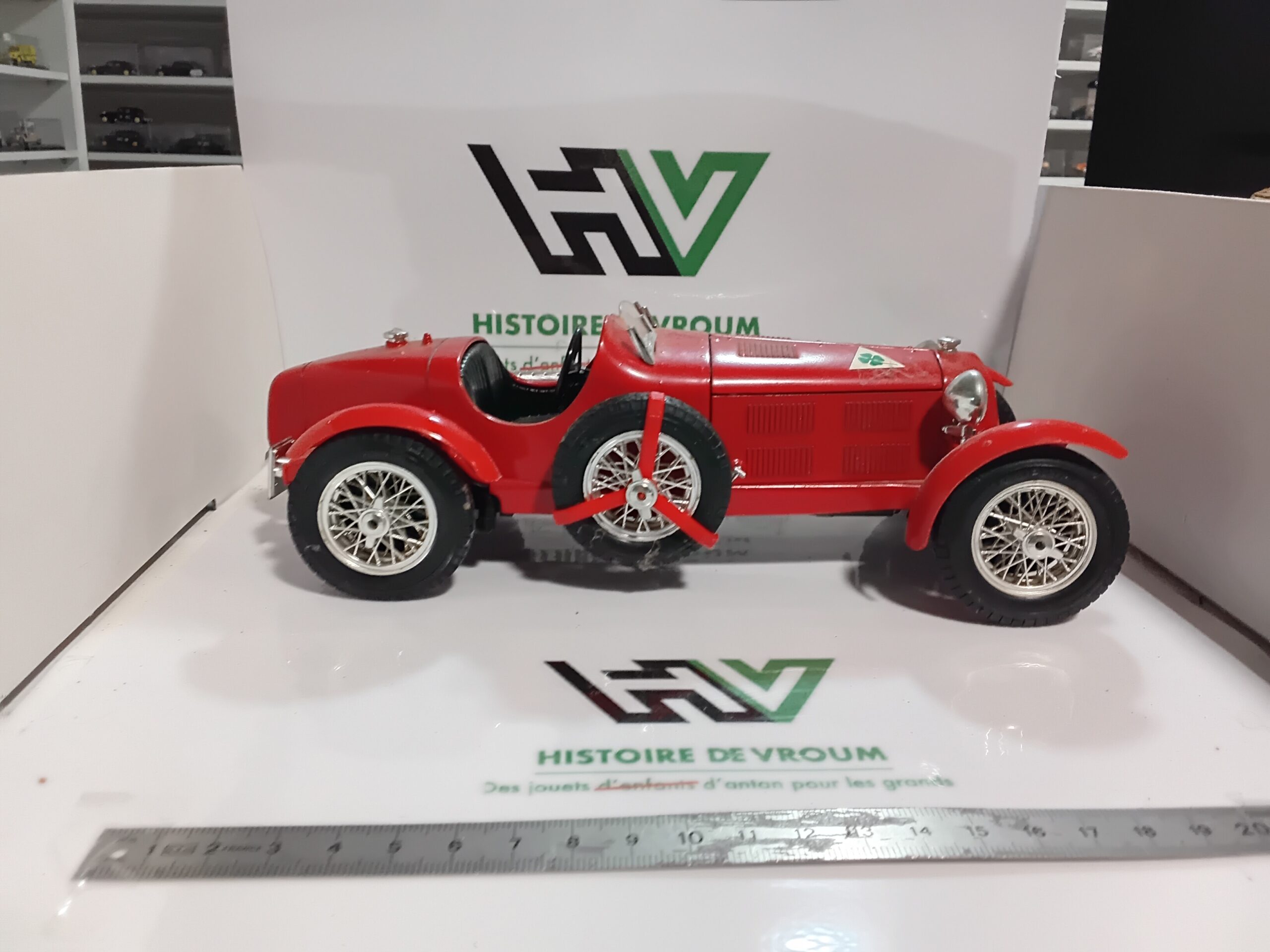 Alfa Romeo 2300 Monza Burago 1/18 – Image 5