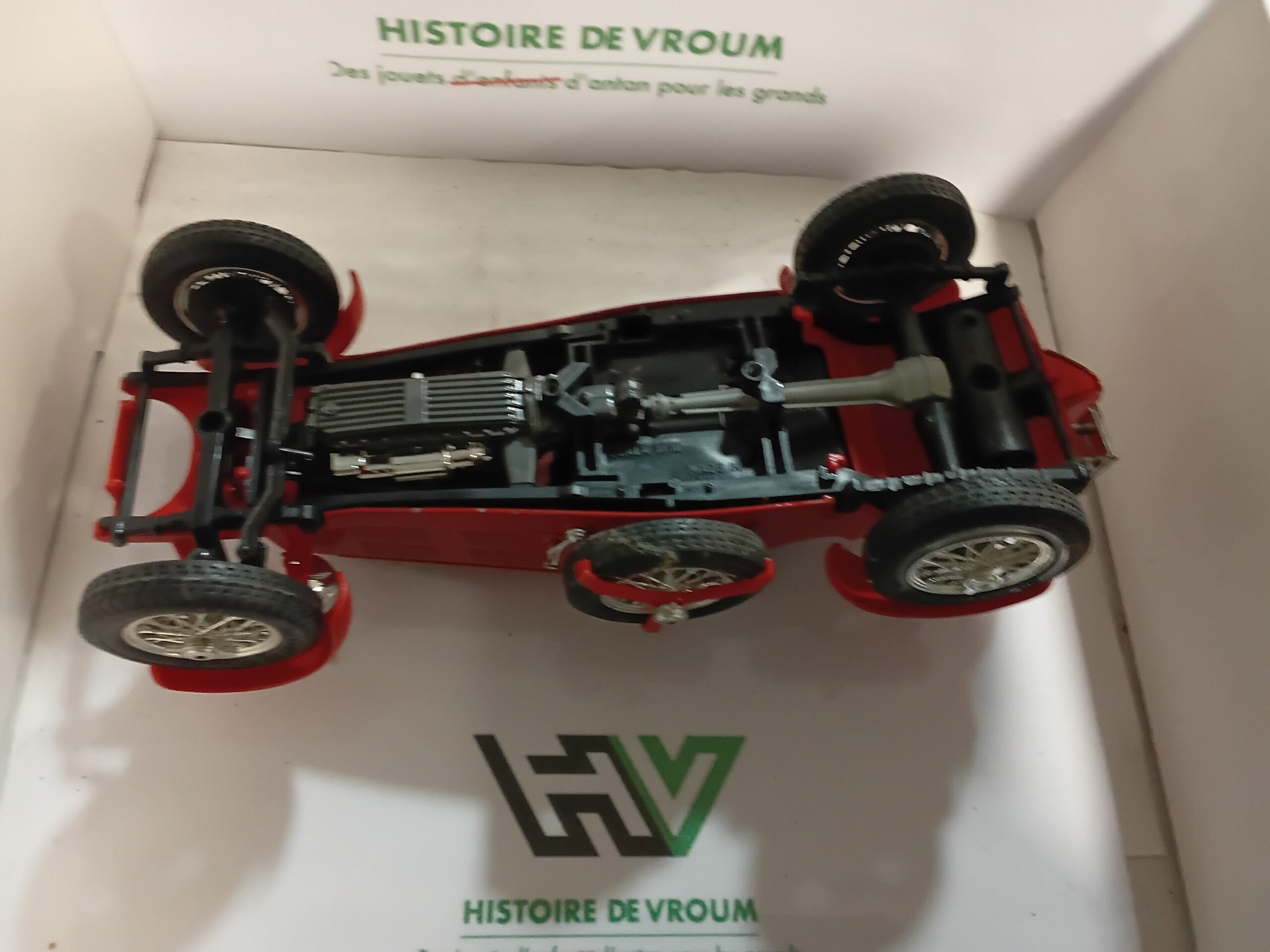 Alfa Romeo 2300 Monza Burago 1/18 – Image 7