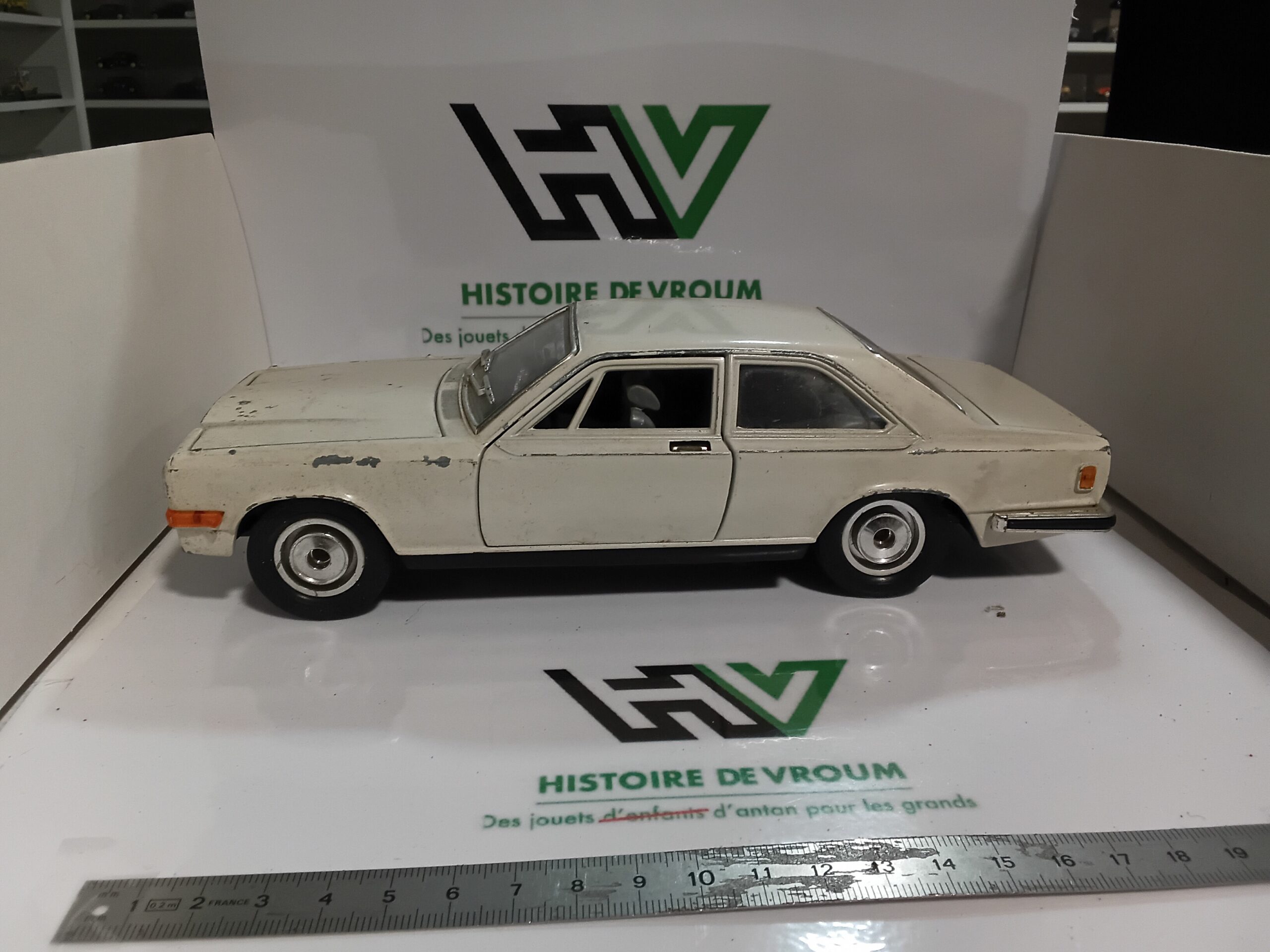 Rolls Royce Camargue Burago 1/22