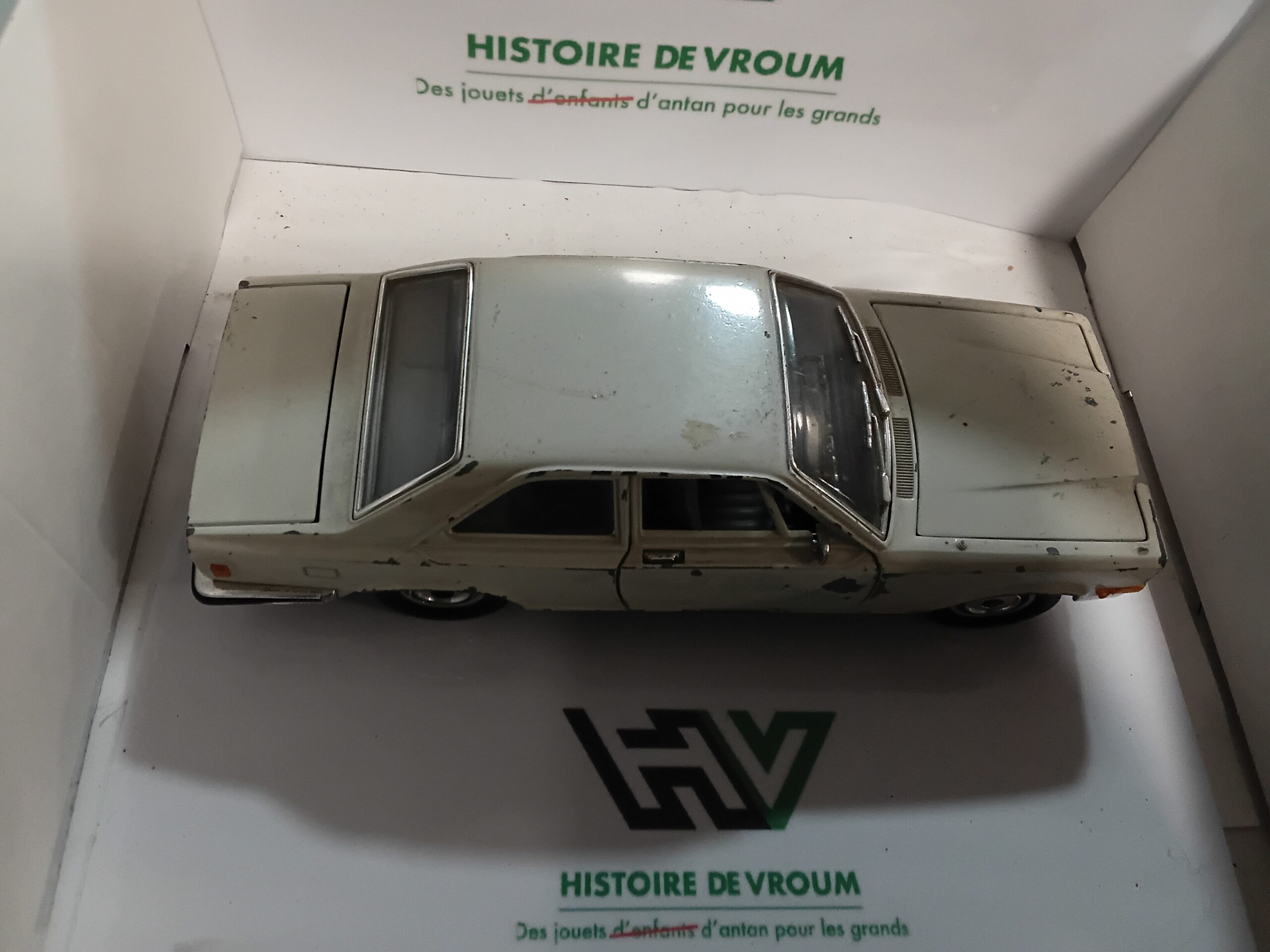 Rolls Royce Camargue Burago 1/22 – Image 6