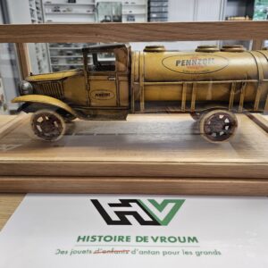 Camion Citerne de Collection Vintage PENNZOIL - 40 cm - Vitrine Chêne & Verre ( 49 € Sans vitrine )