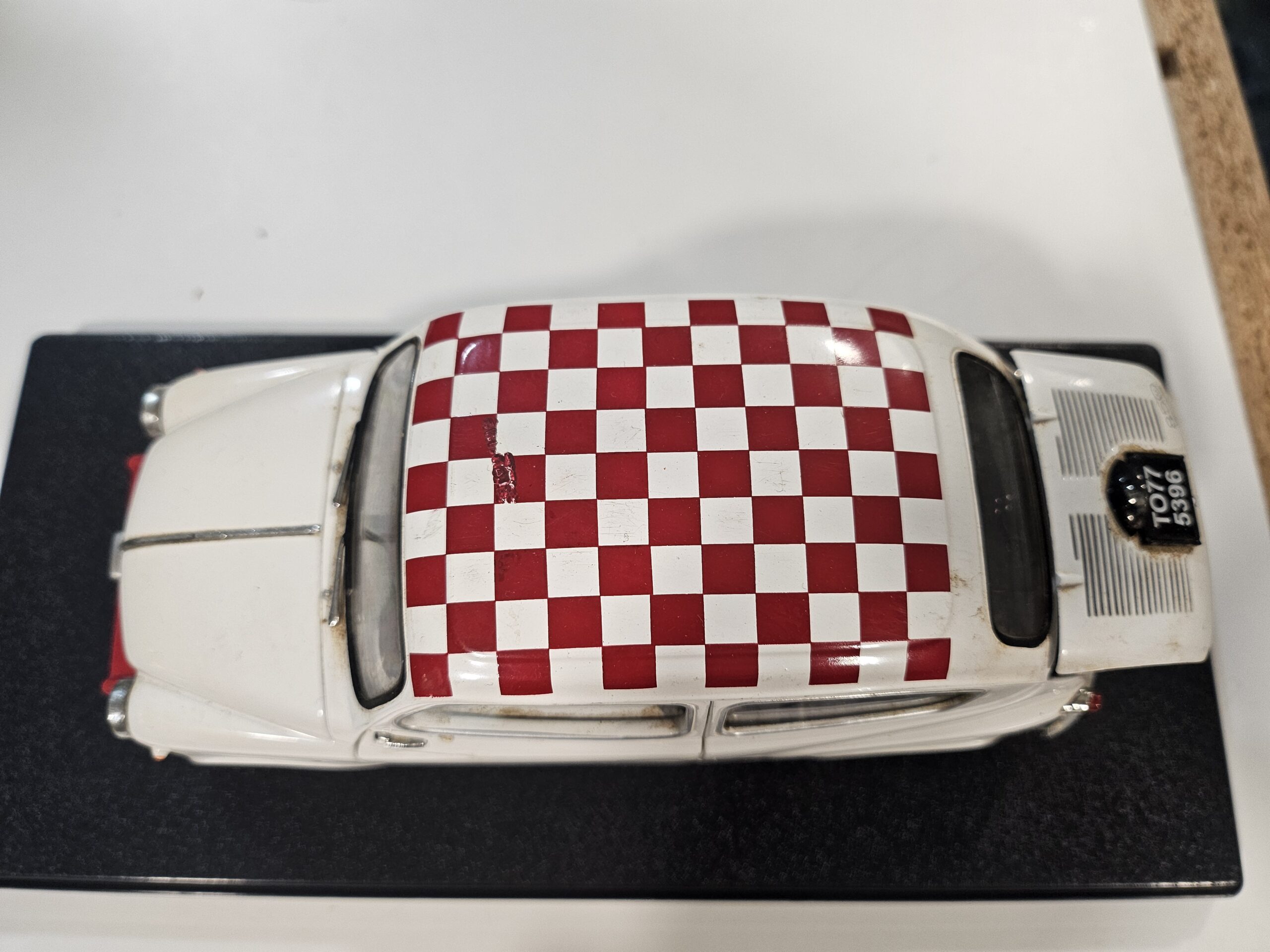 Fiat 500 Solido 1/18 - Très bel état - Sous vitrine Plexiglas – Image 5