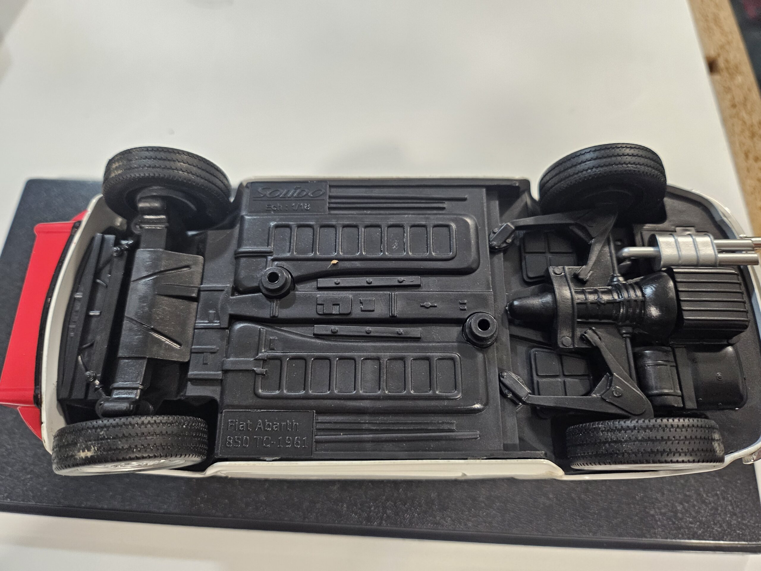 Fiat 500 Solido 1/18 - Très bel état - Sous vitrine Plexiglas – Image 6