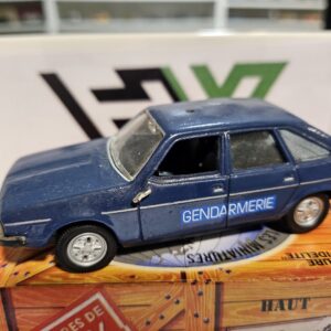 Renault 30 Gendarmerie 1/43 Norev Vintage - En boîte d'origine - Gyrophare manquant + feu ARG