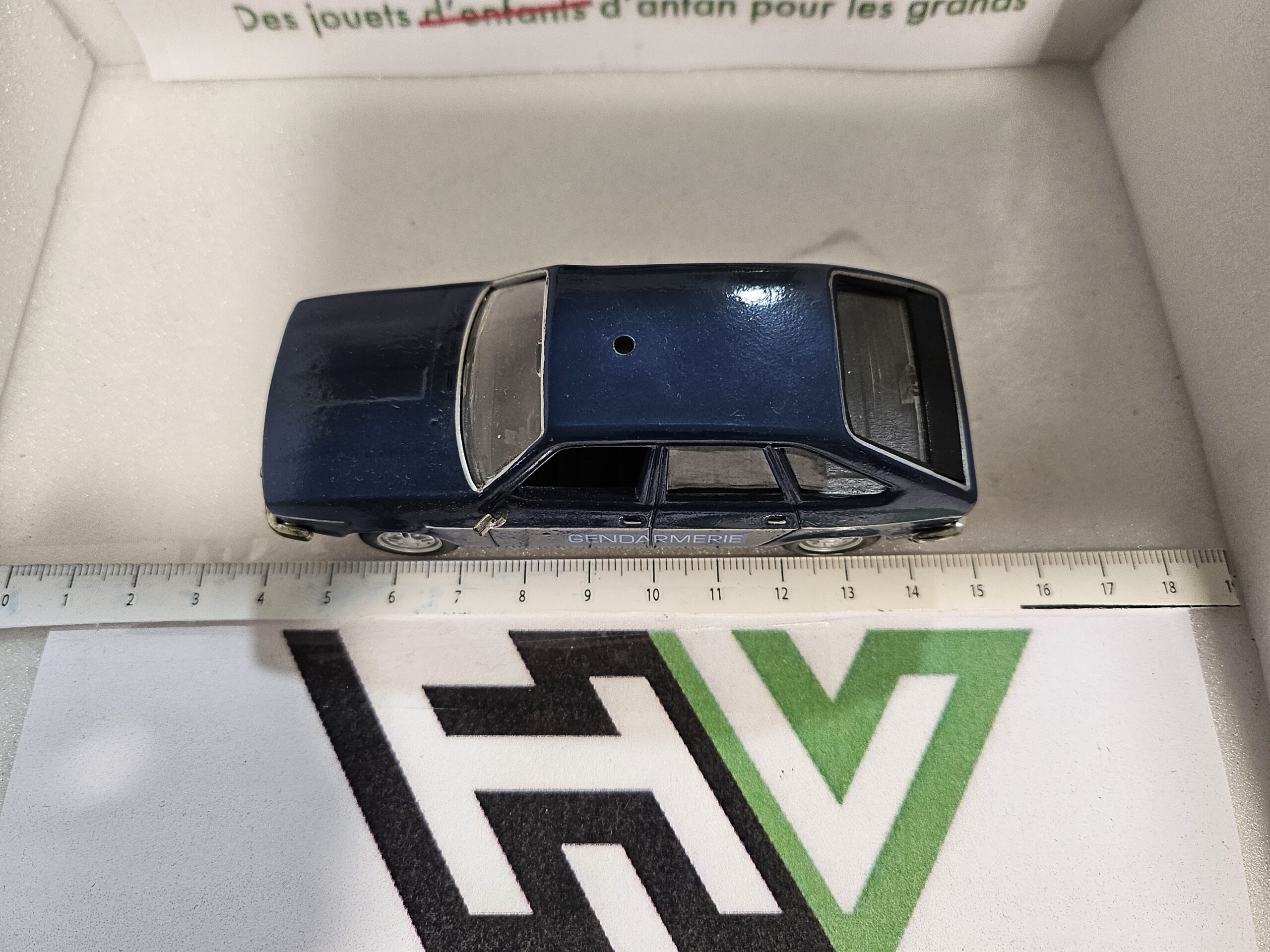 Renault 30 Gendarmerie 1/43 Norev Vintage - En boîte d'origine - Gyrophare manquant + feu ARG – Image 8