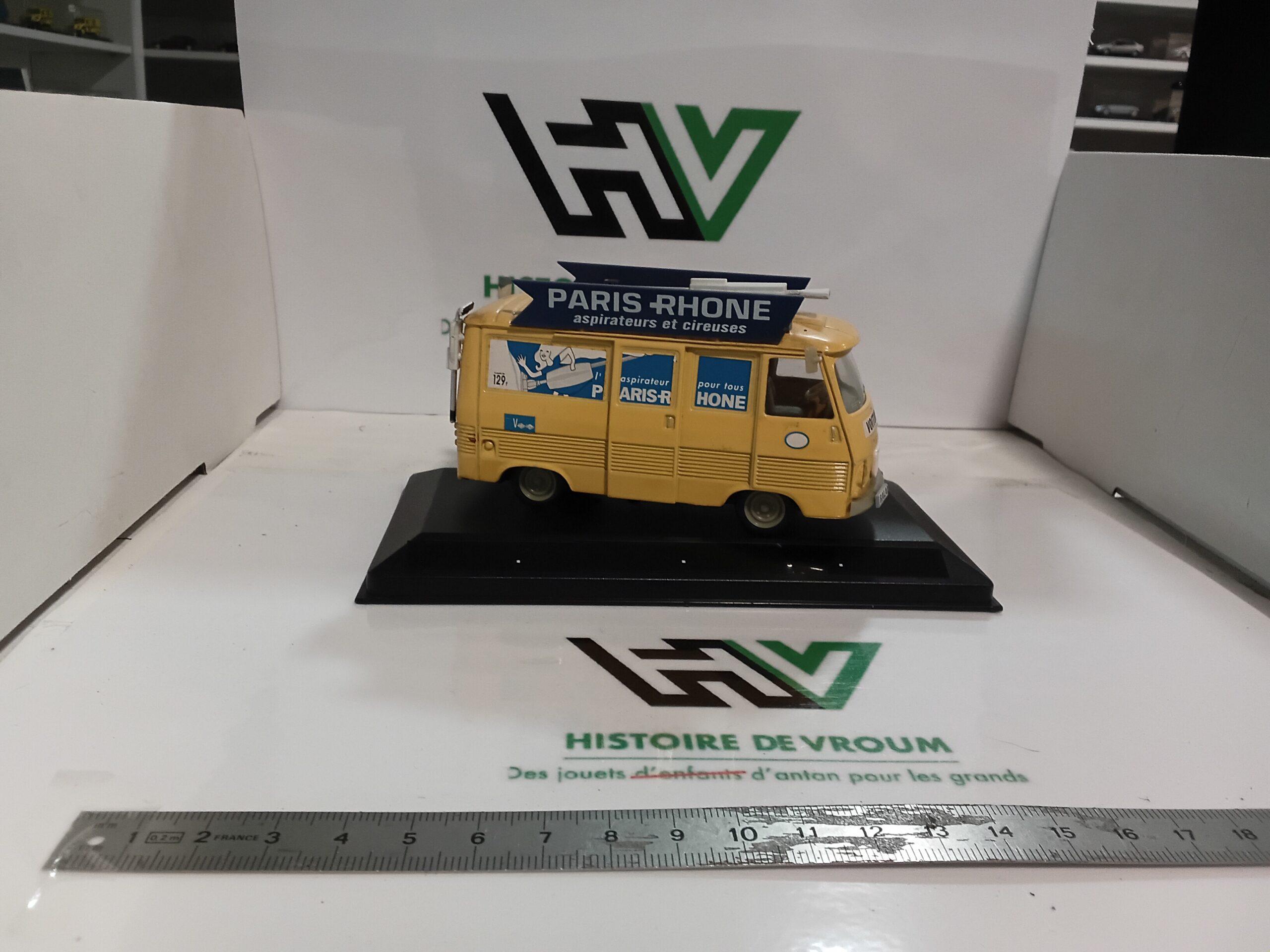 Peugeot J7 "Paris-Rhone" Norev 1/43 Voiture balai – Image 5