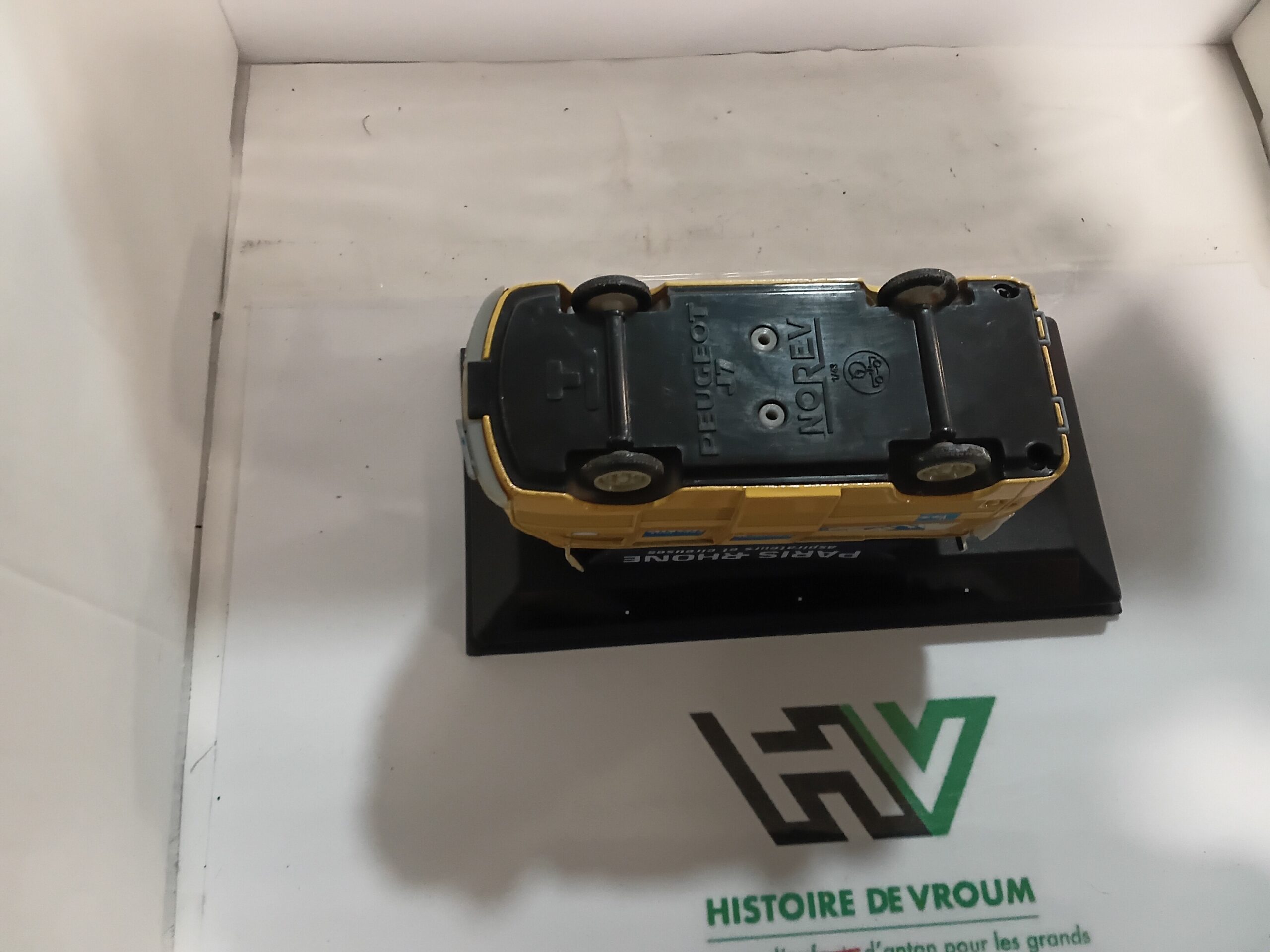 Peugeot J7 "Paris-Rhone" Norev 1/43 Voiture balai – Image 7
