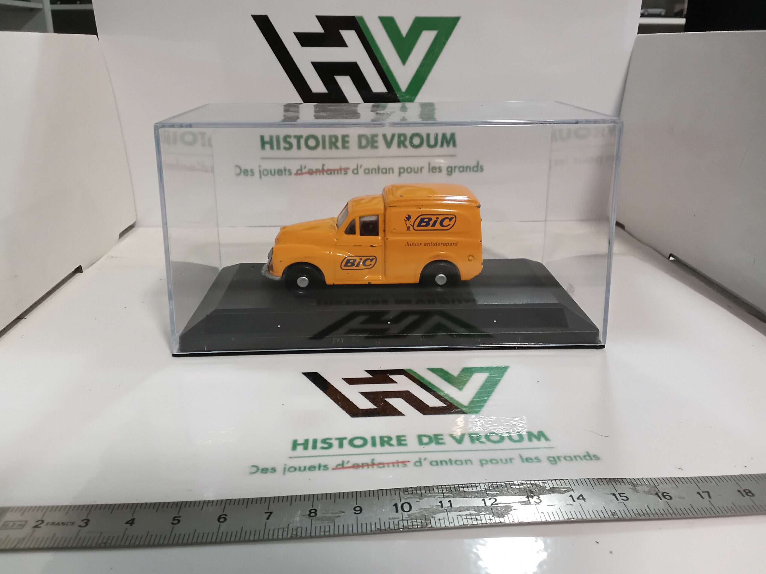Morris 1000 Van BIC Corgi 1/43