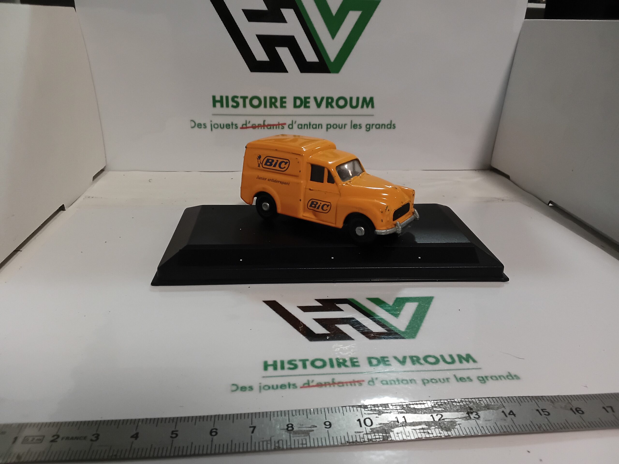 Morris 1000 Van BIC Corgi 1/43 – Image 5