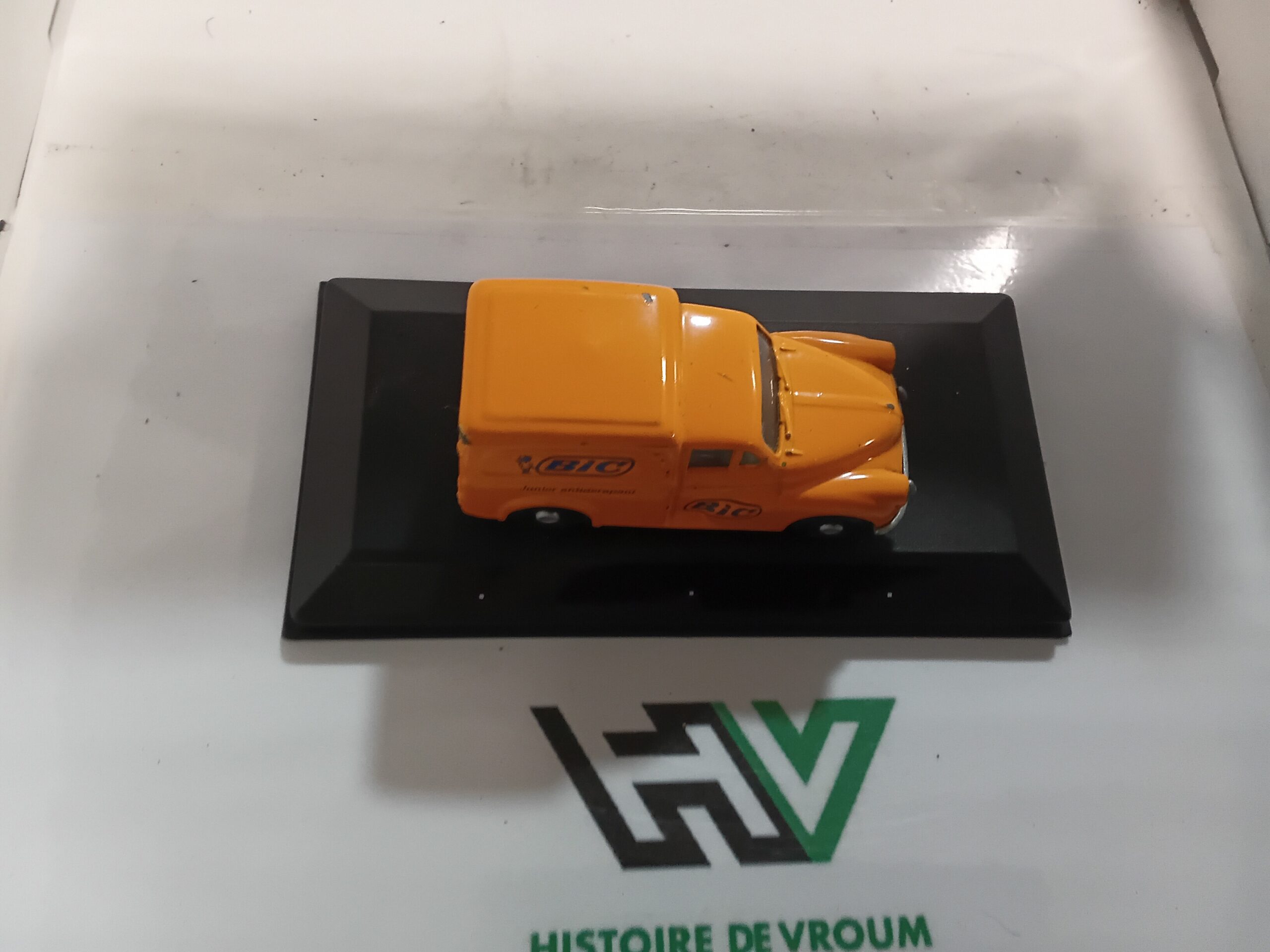 Morris 1000 Van BIC Corgi 1/43 – Image 6