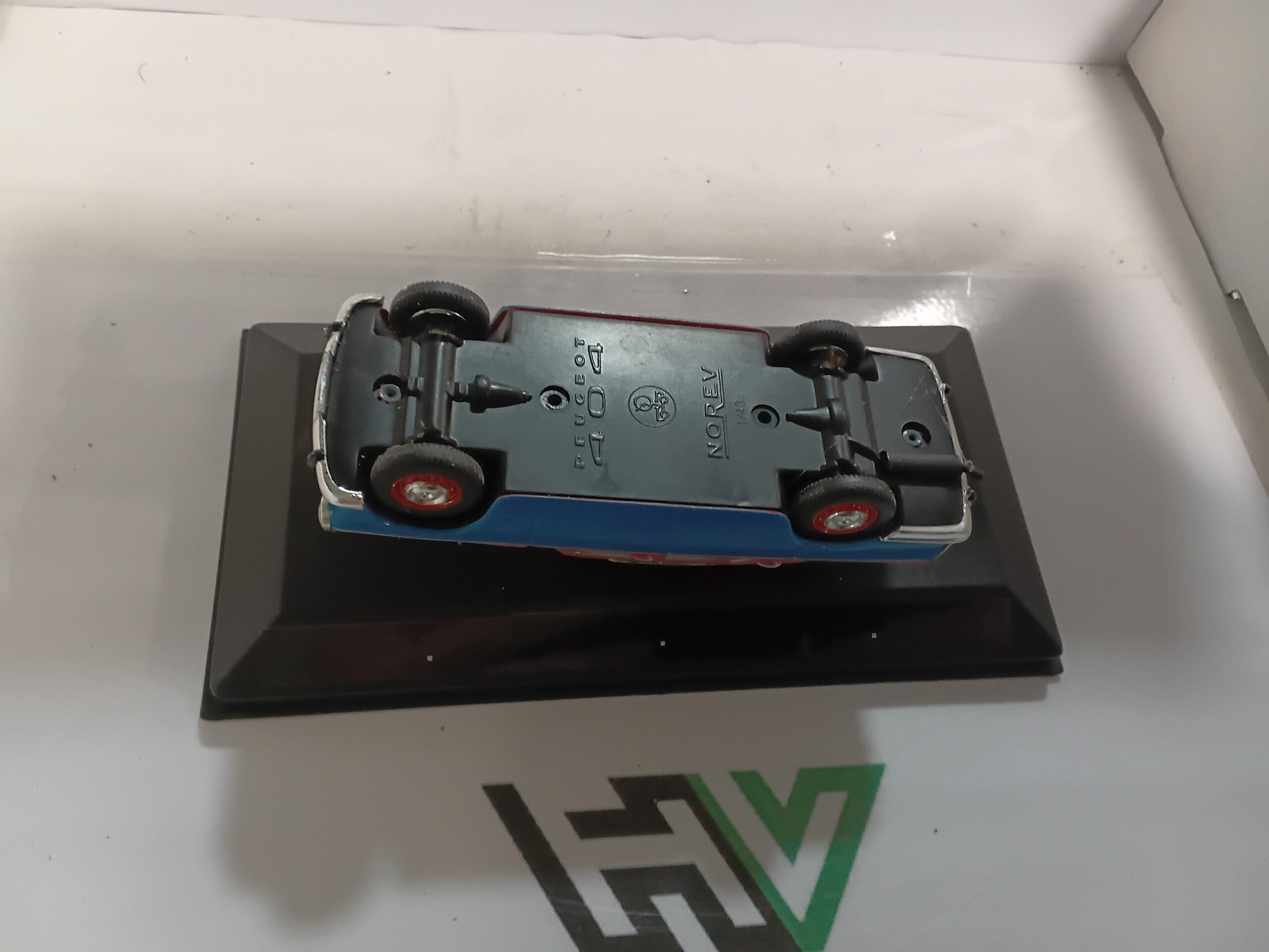 Peugeot 404 L'Équipe Norev 1/43 – Image 7