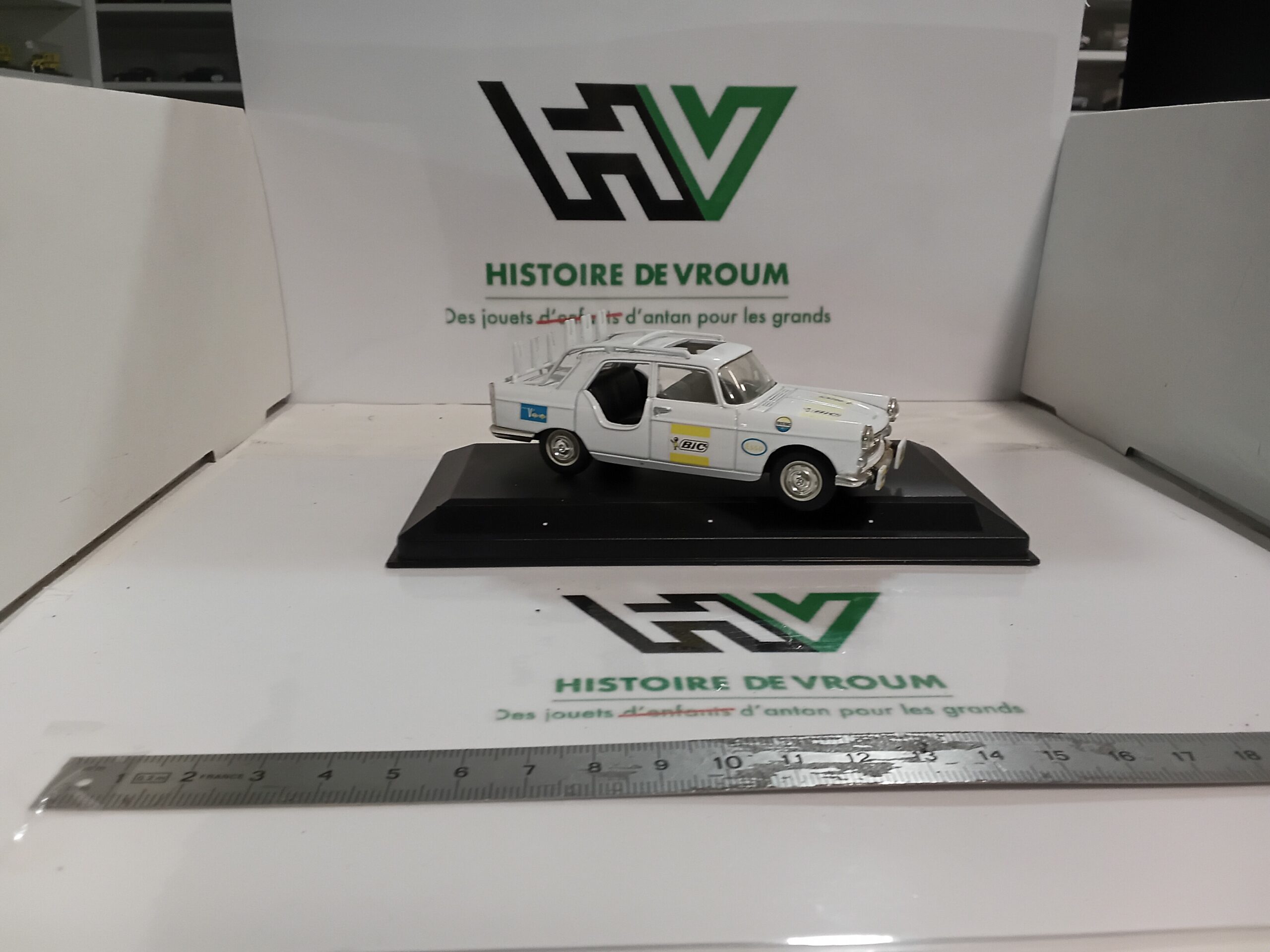 Peugeot 404 "BIC" Norev 1/43 – Image 5