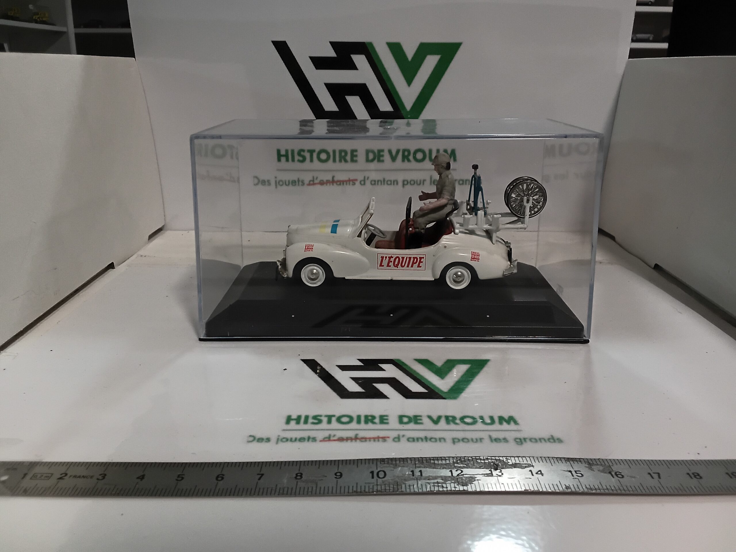 Peugeot 203 "L'Équipe" Norev 1/43