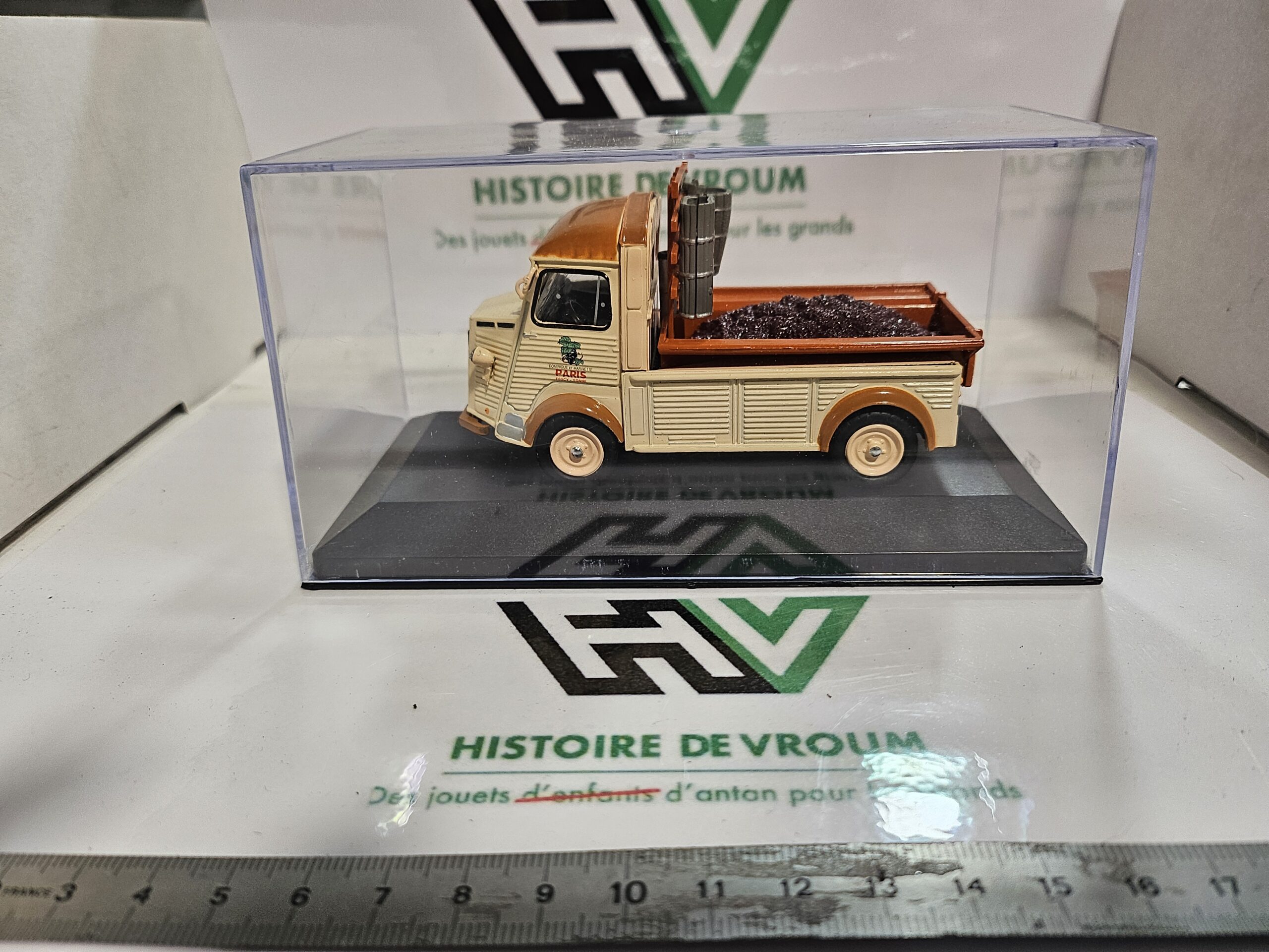 Miniature Citroën HY Plateau Vendanges "Dominique & Marinette" 1/43 - Eligor Département "Yonne (89)"
