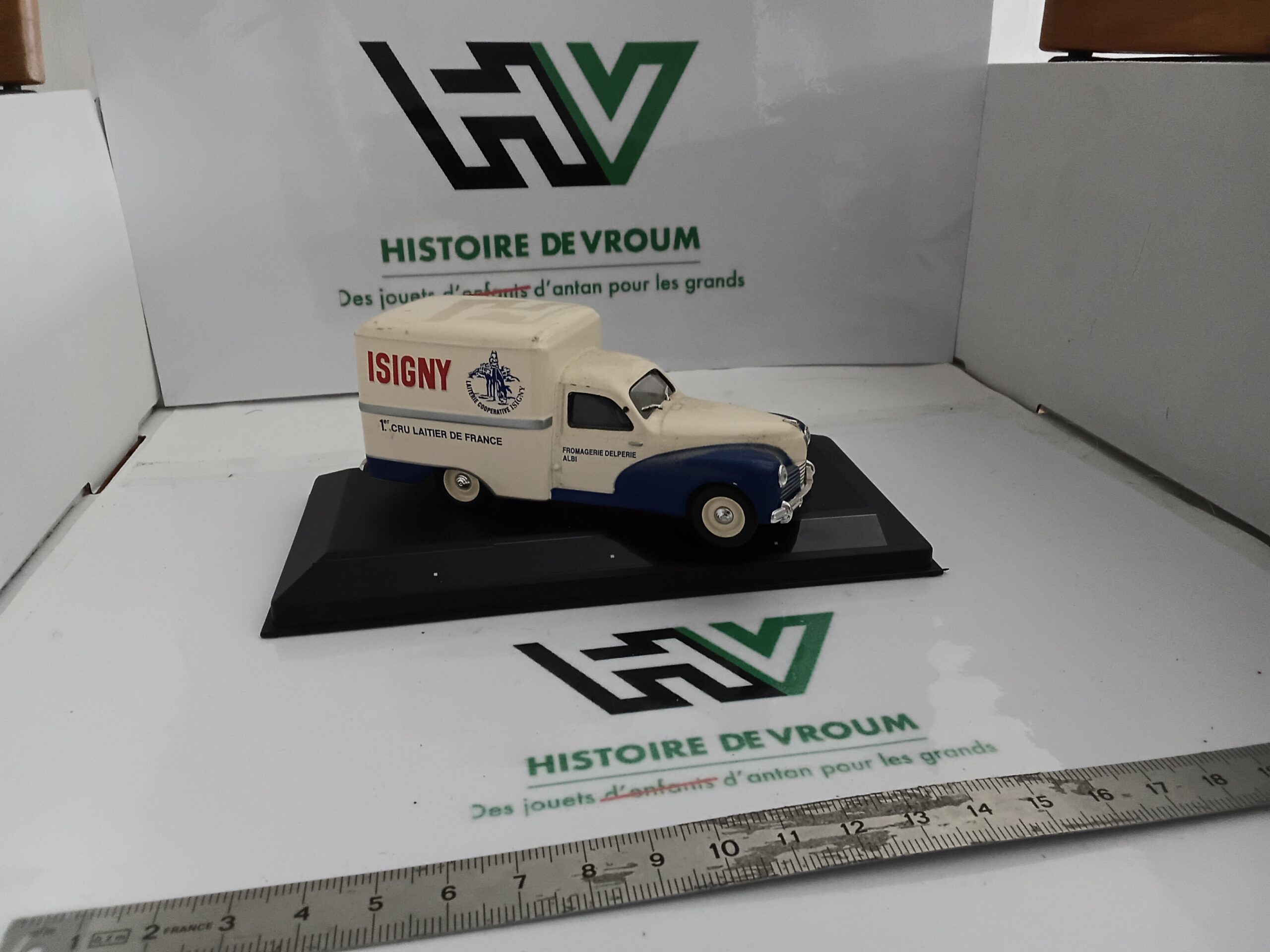 Peugeot 203 Fourgonnette "Isigny" 1/43 – Image 5