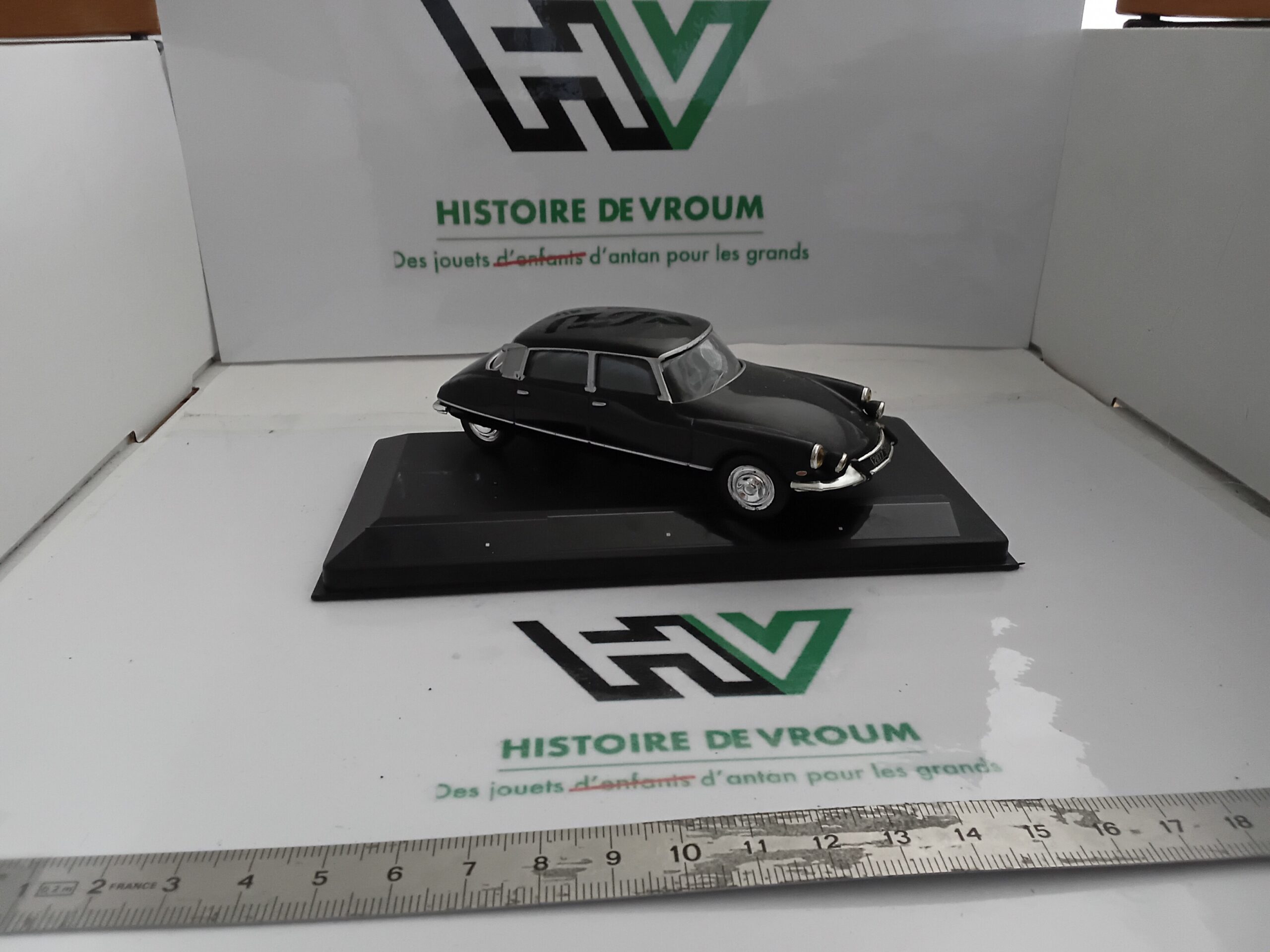 Citroën DS 1/43 Noire – Image 5