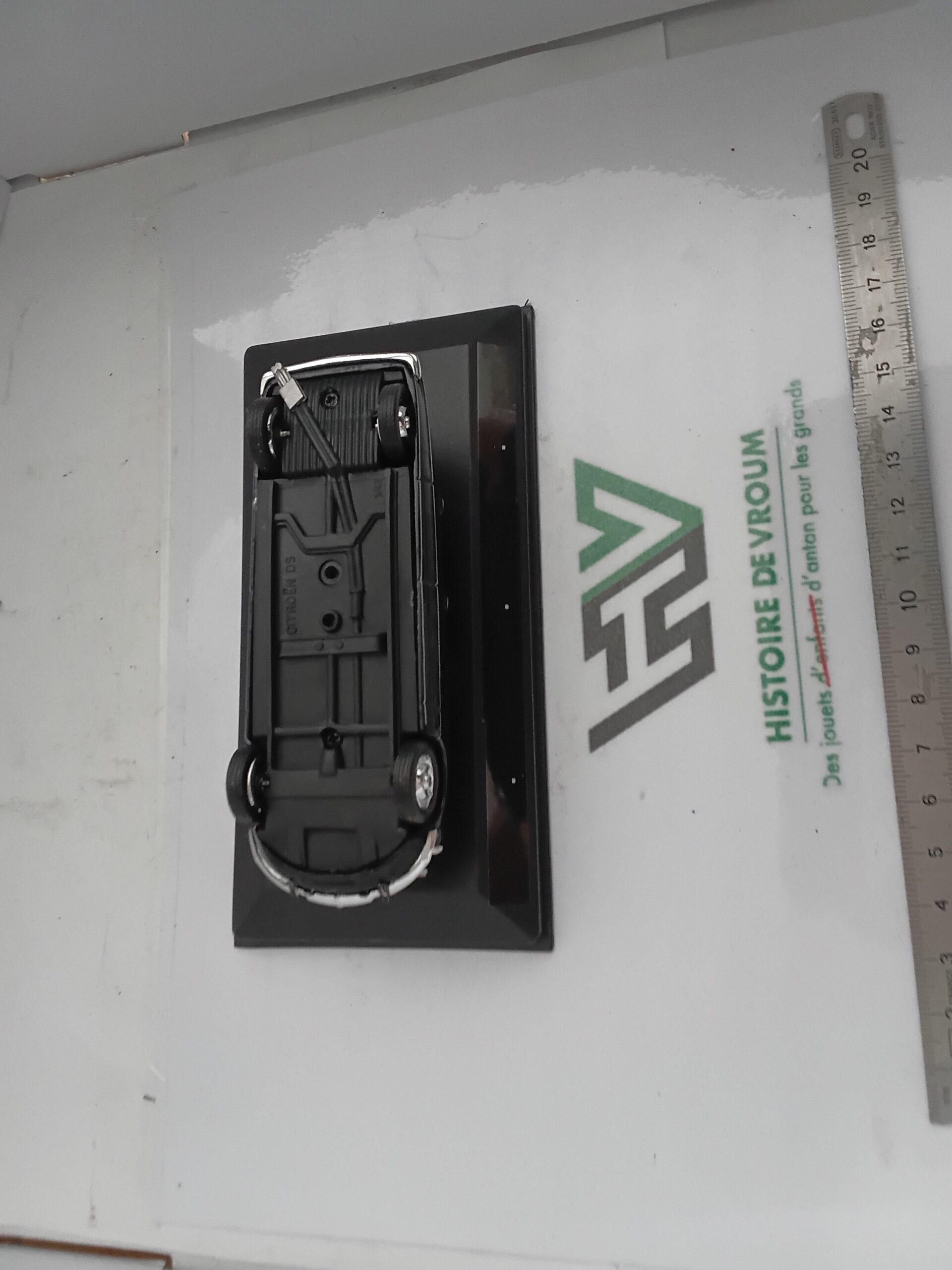 Citroën DS 1/43 Noire – Image 7