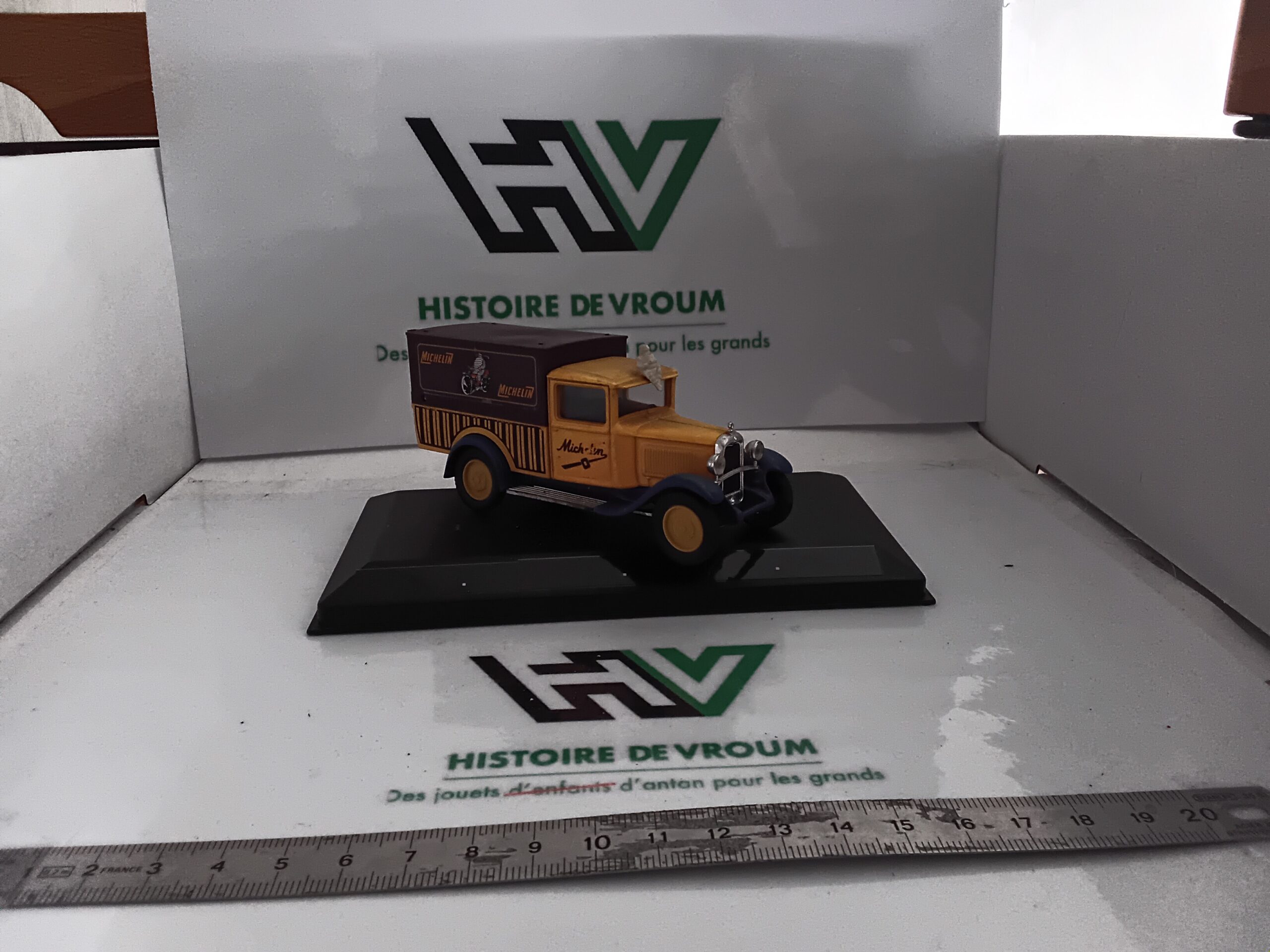 Citroën C4 F 1930 "Michelin" 1/43 – Image 5