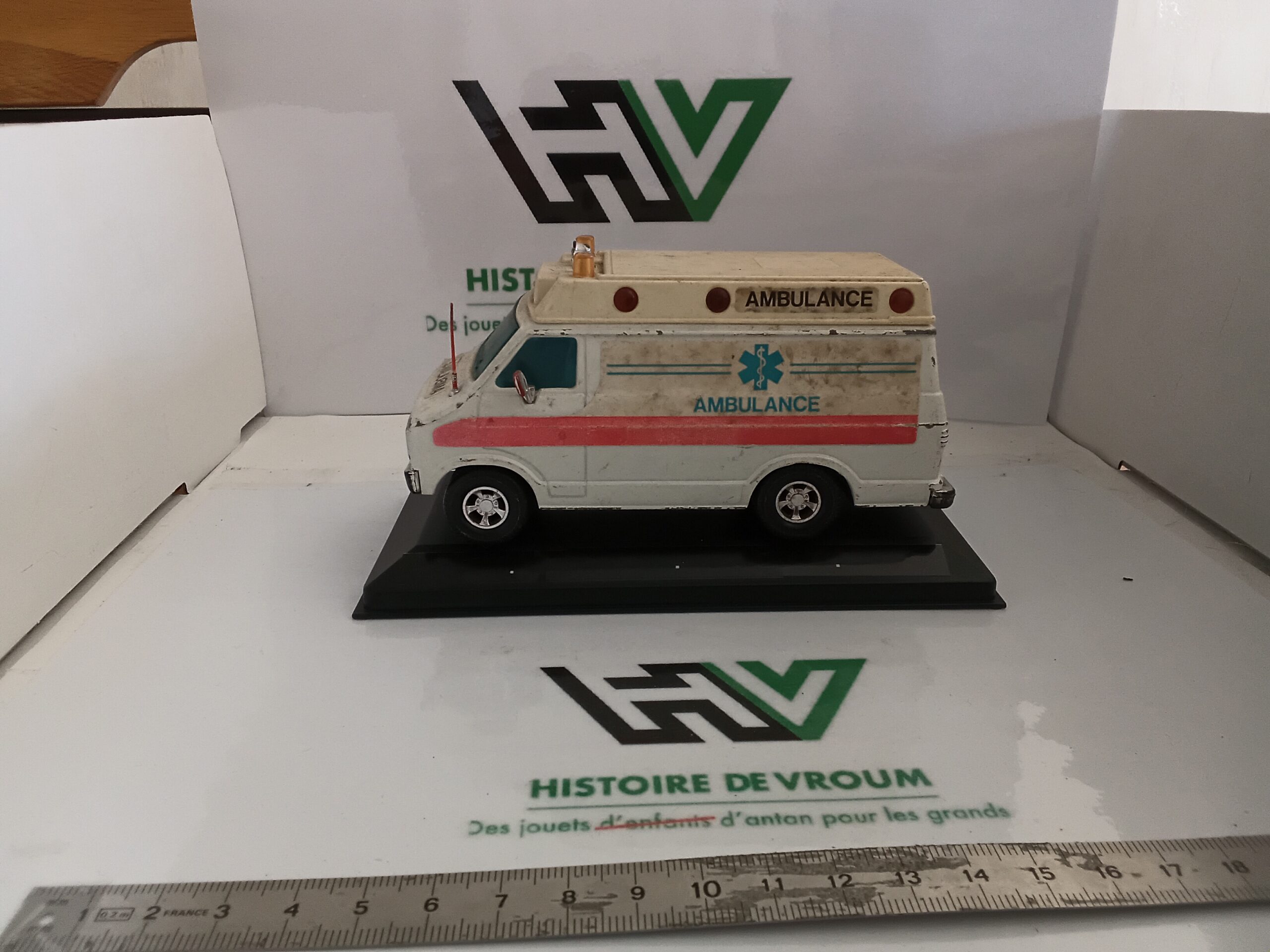 Dodge Van Matchbox 1/34 "Ambulance"