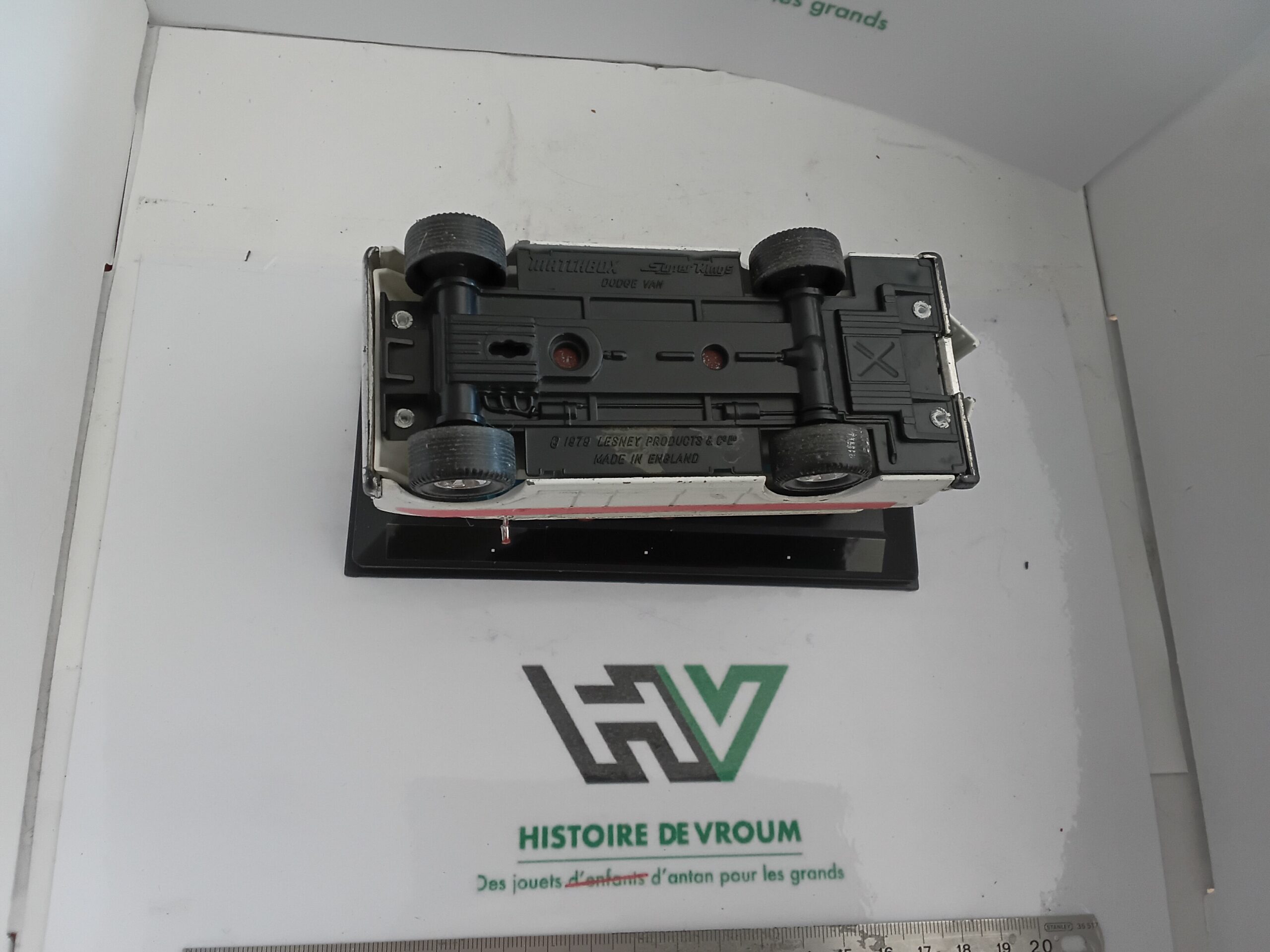 Dodge Van Matchbox 1/34 "Ambulance" – Image 7