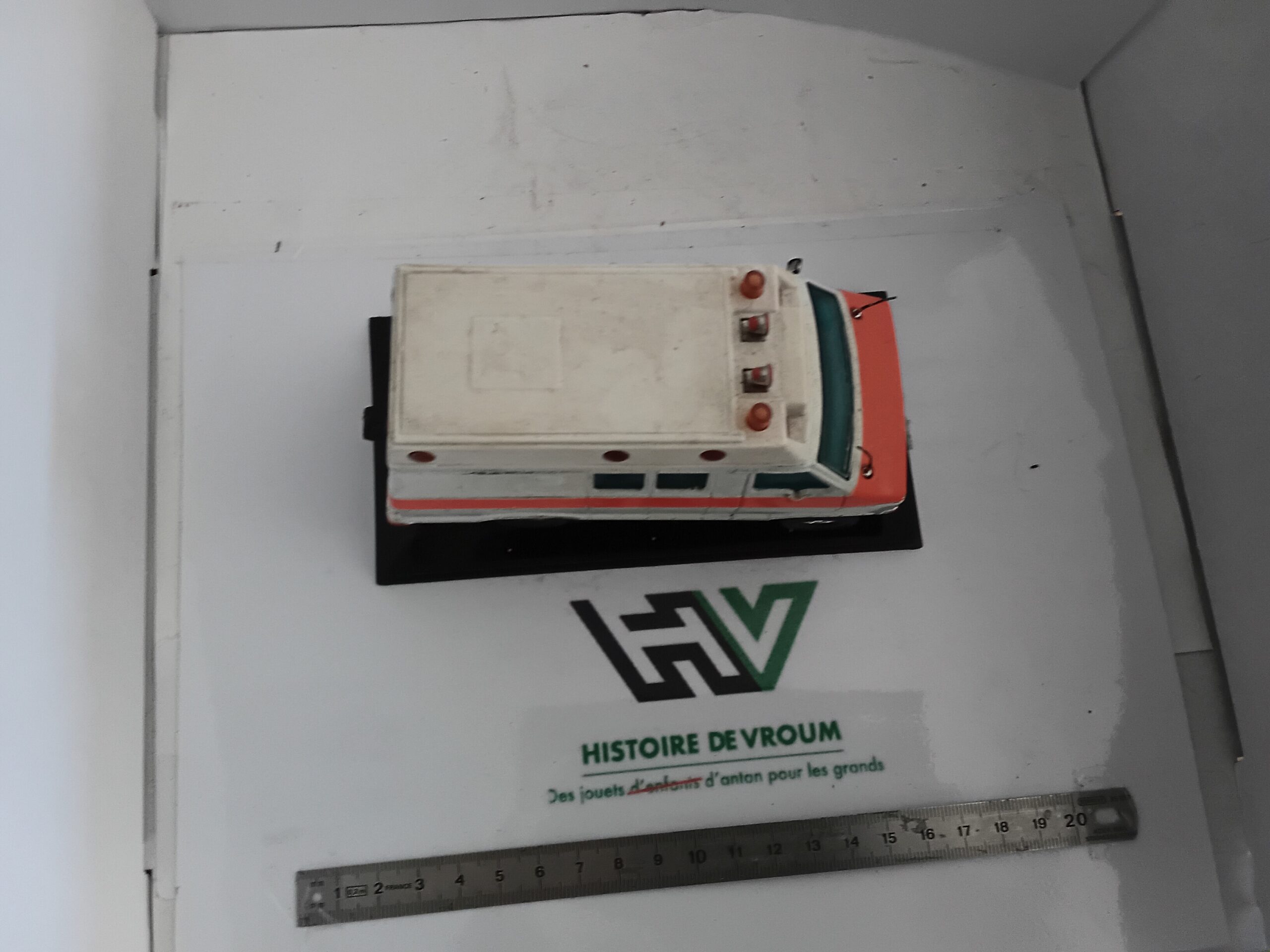 Dodge Van Matchbox 1/34 Blanc – Image 6