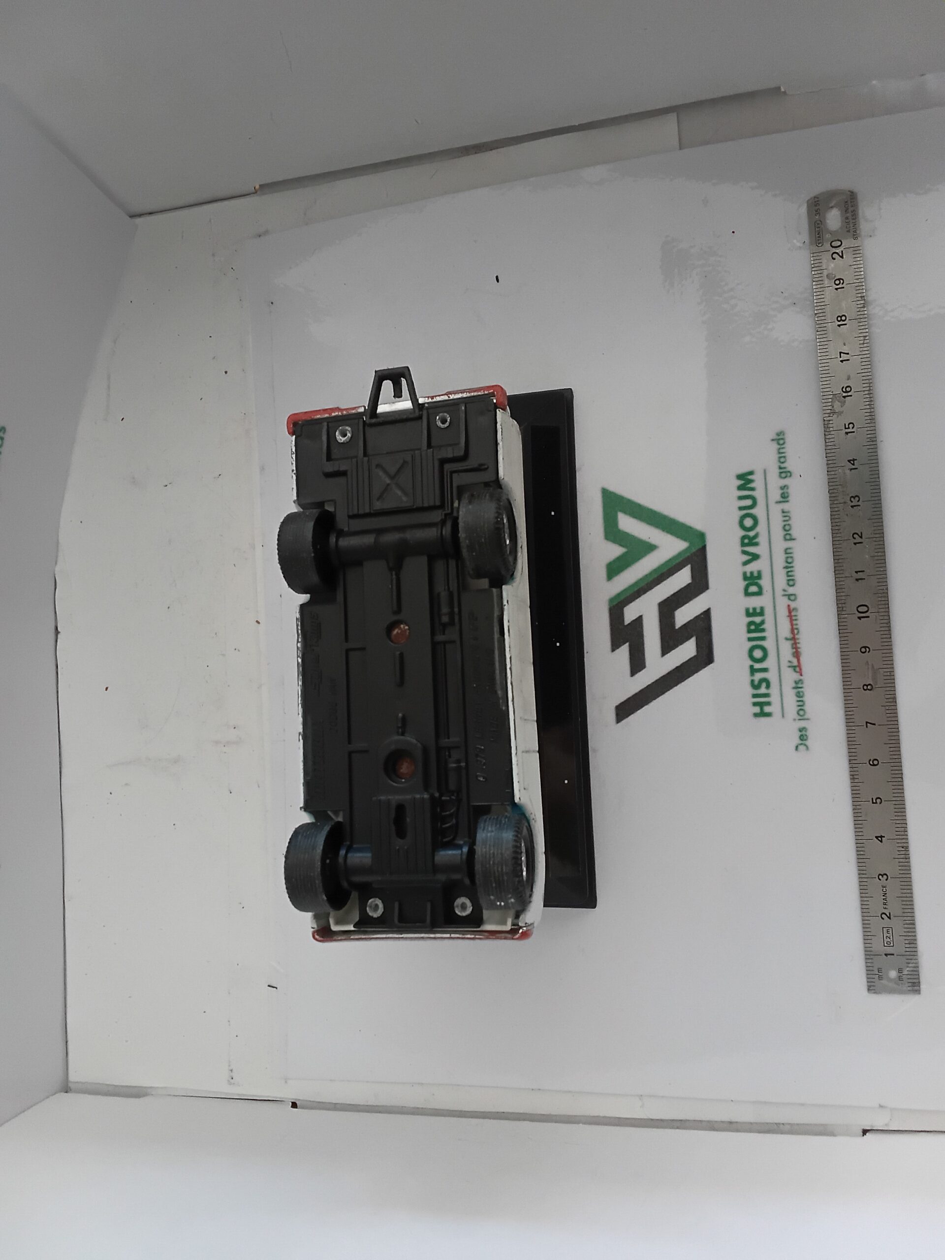 Dodge Van Matchbox 1/34 Blanc – Image 7