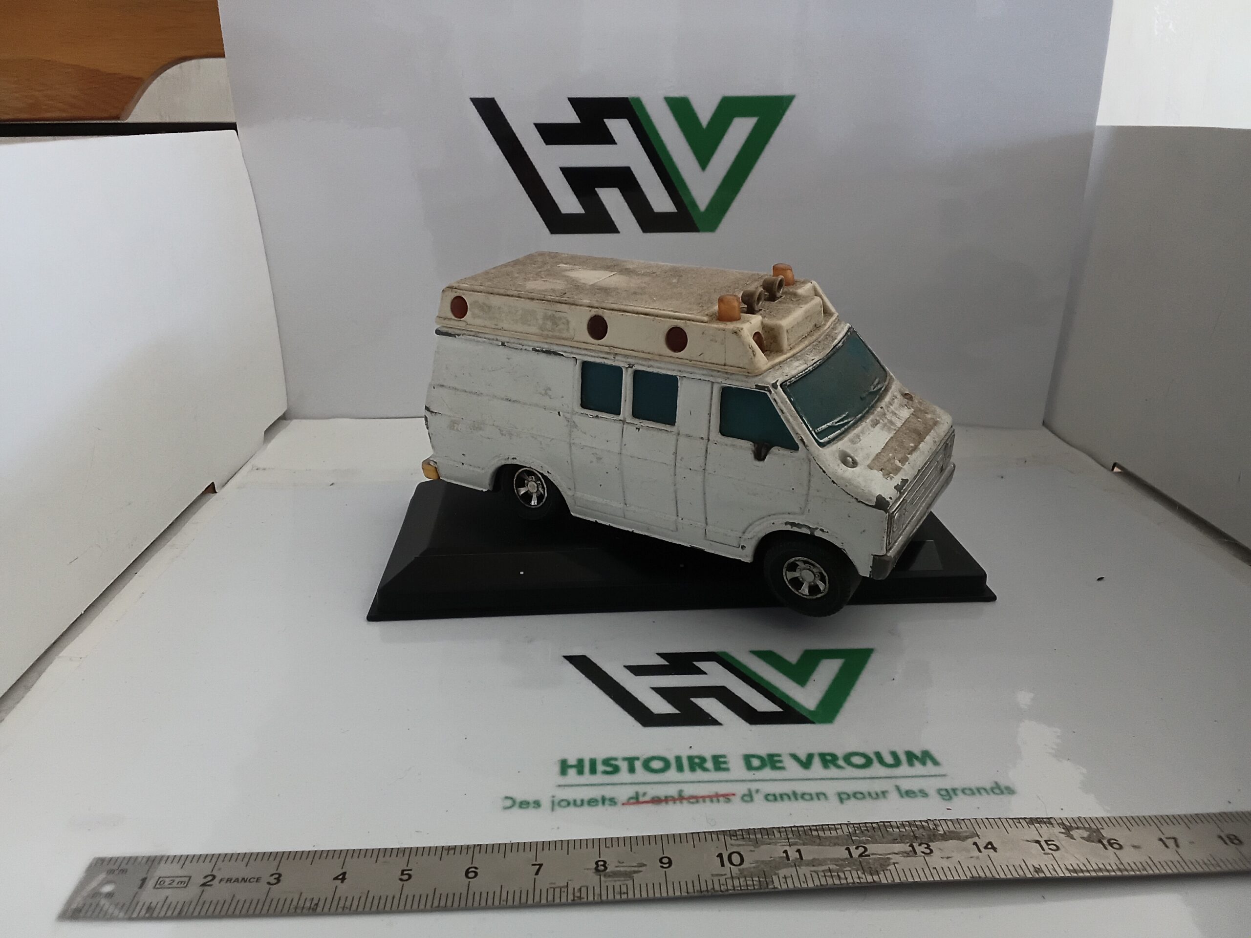Dodge Van Matchbox 1/34 Blanc (2) – Image 5