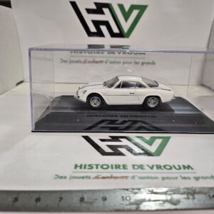 Miniature Alpine Renault A110 1300 G — Échelle 1/43 — Blanche Bandes Bleues