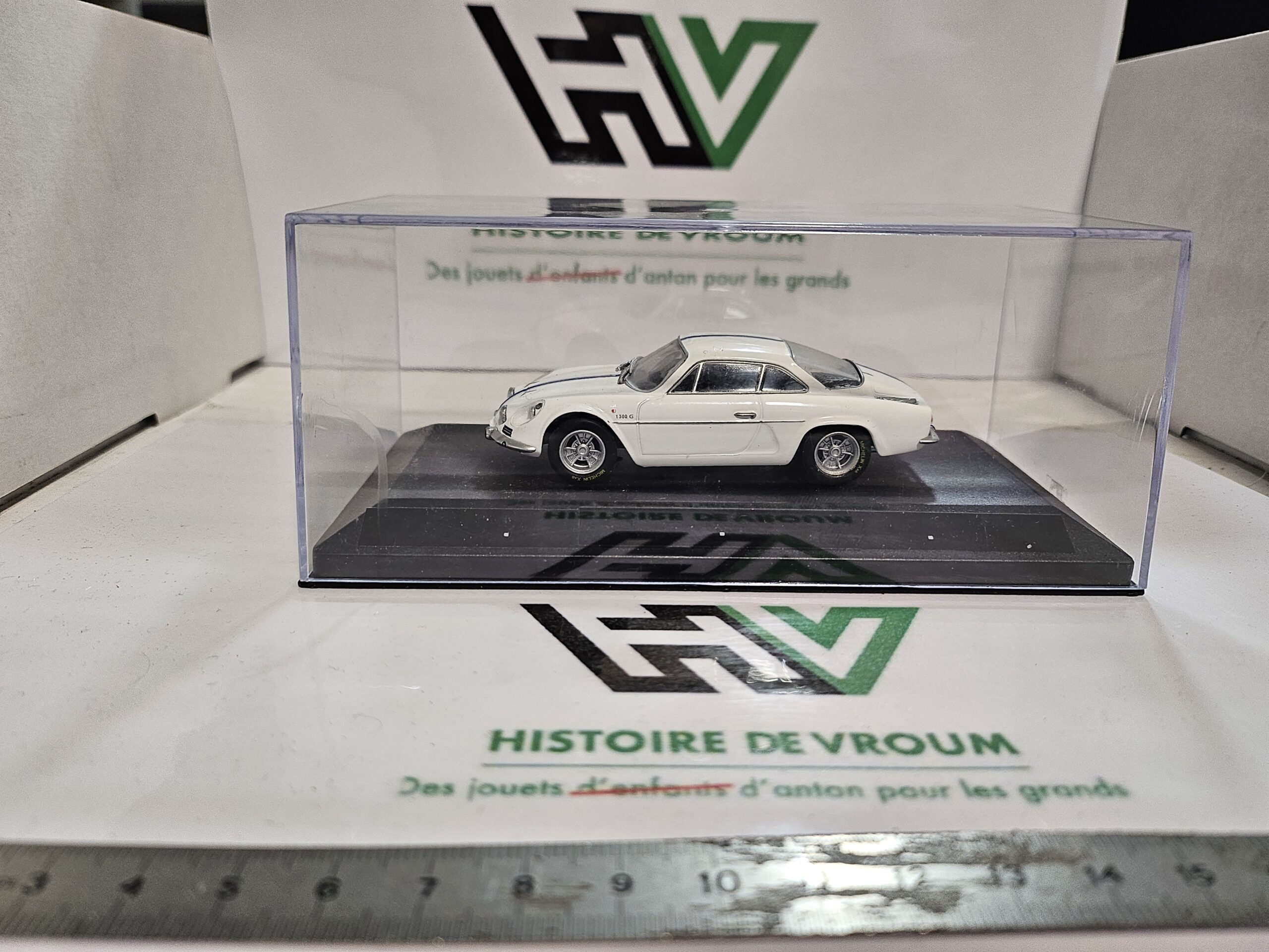 Miniature Alpine Renault A110 1300 G — Échelle 1/43 — Blanche Bandes Bleues