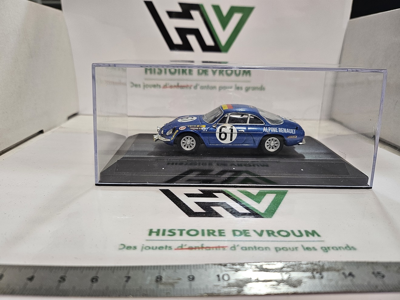 Miniature Alpine Renault A110 N°61 - 24H du Mans 1968 - 1/43 - Boîte Vitrine