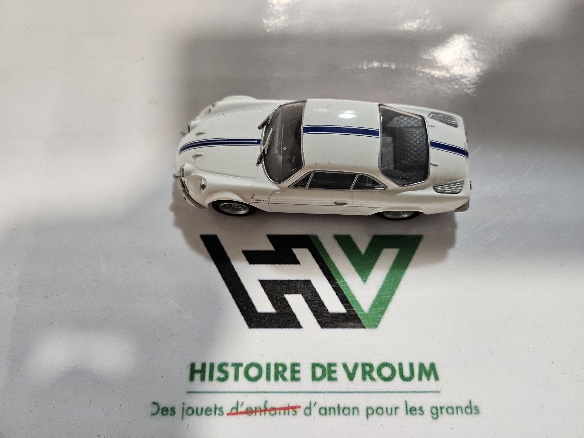 Miniature Alpine Renault A110 1300 G — Échelle 1/43 — Blanche Bandes Bleues – Image 8
