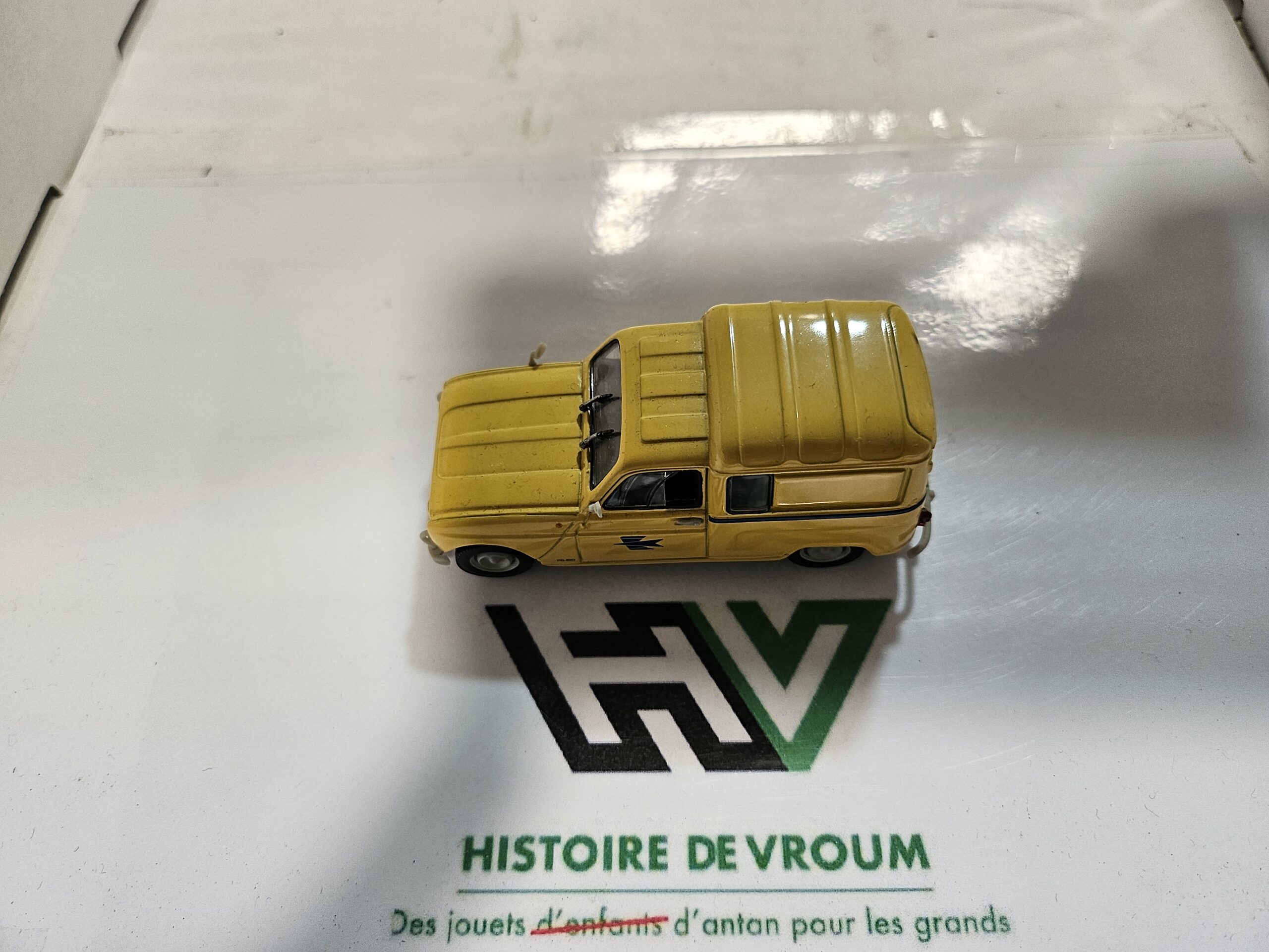 Renault 4 F4 Fourgonnette "La Poste" 1988 – Solido 1/43 – Image 7