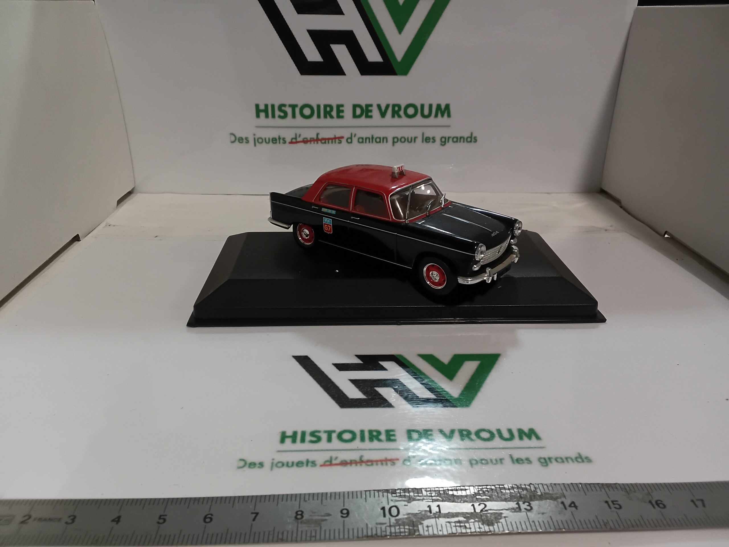 Peugeot 404 Taxi Altaya 1/43 – Image 5