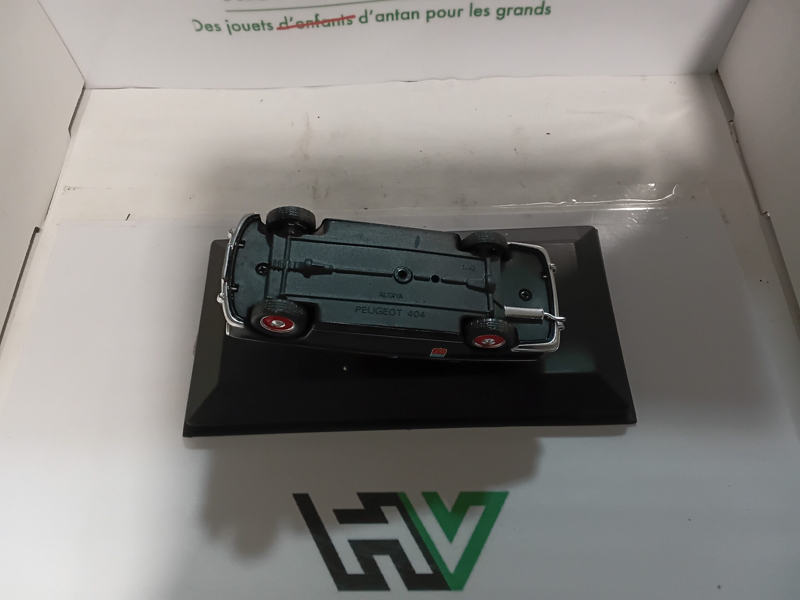 Peugeot 404 Taxi Altaya 1/43 – Image 7