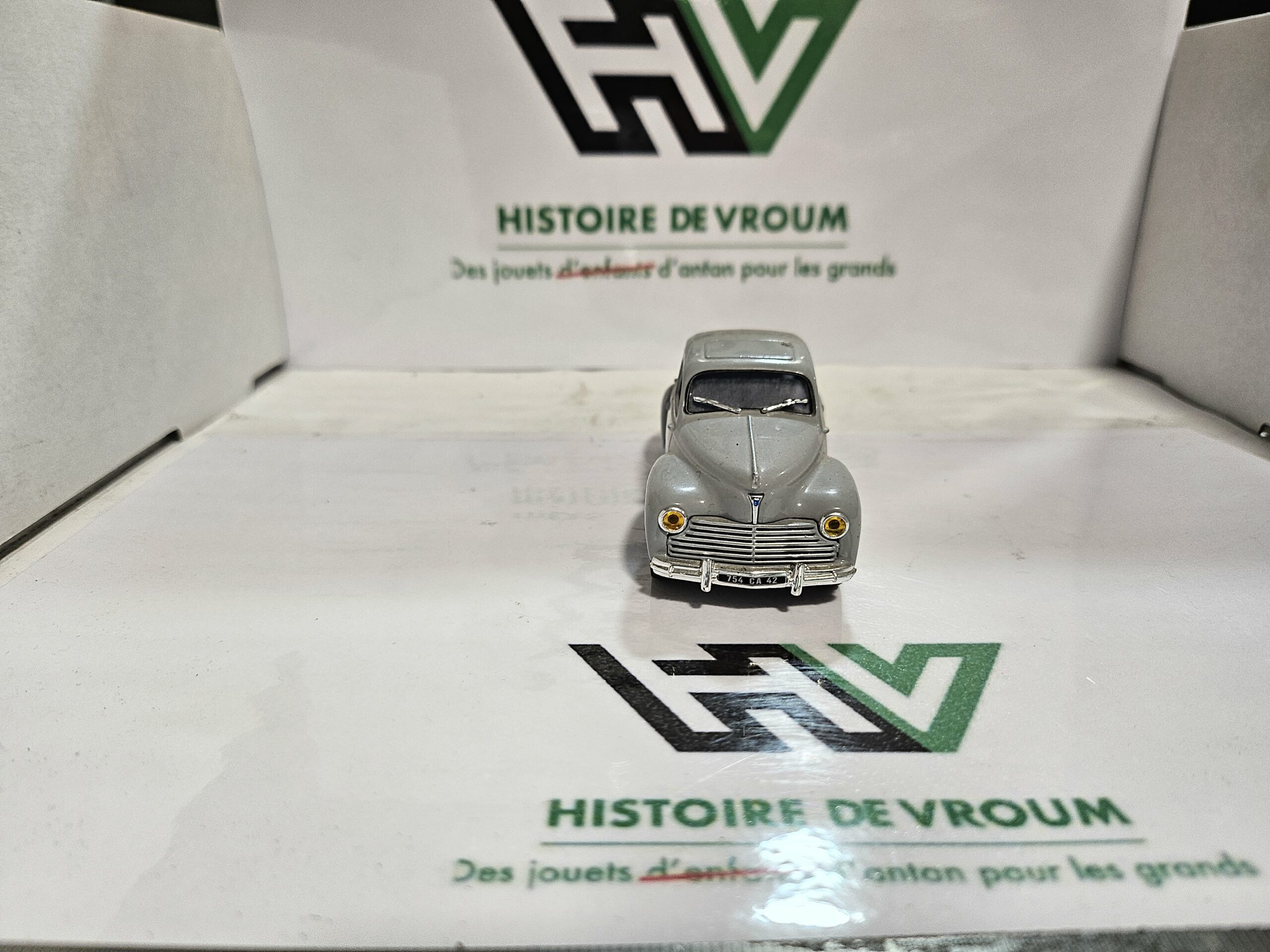 Rare miniature Peugeot 203 Grise 1/43 - Norev - Histoire de Vroum – Image 5