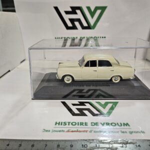 Miniature Peugeot 403 Berline Ivoire 1/43 - Altaya (Ixo) avec boîte vitrine
